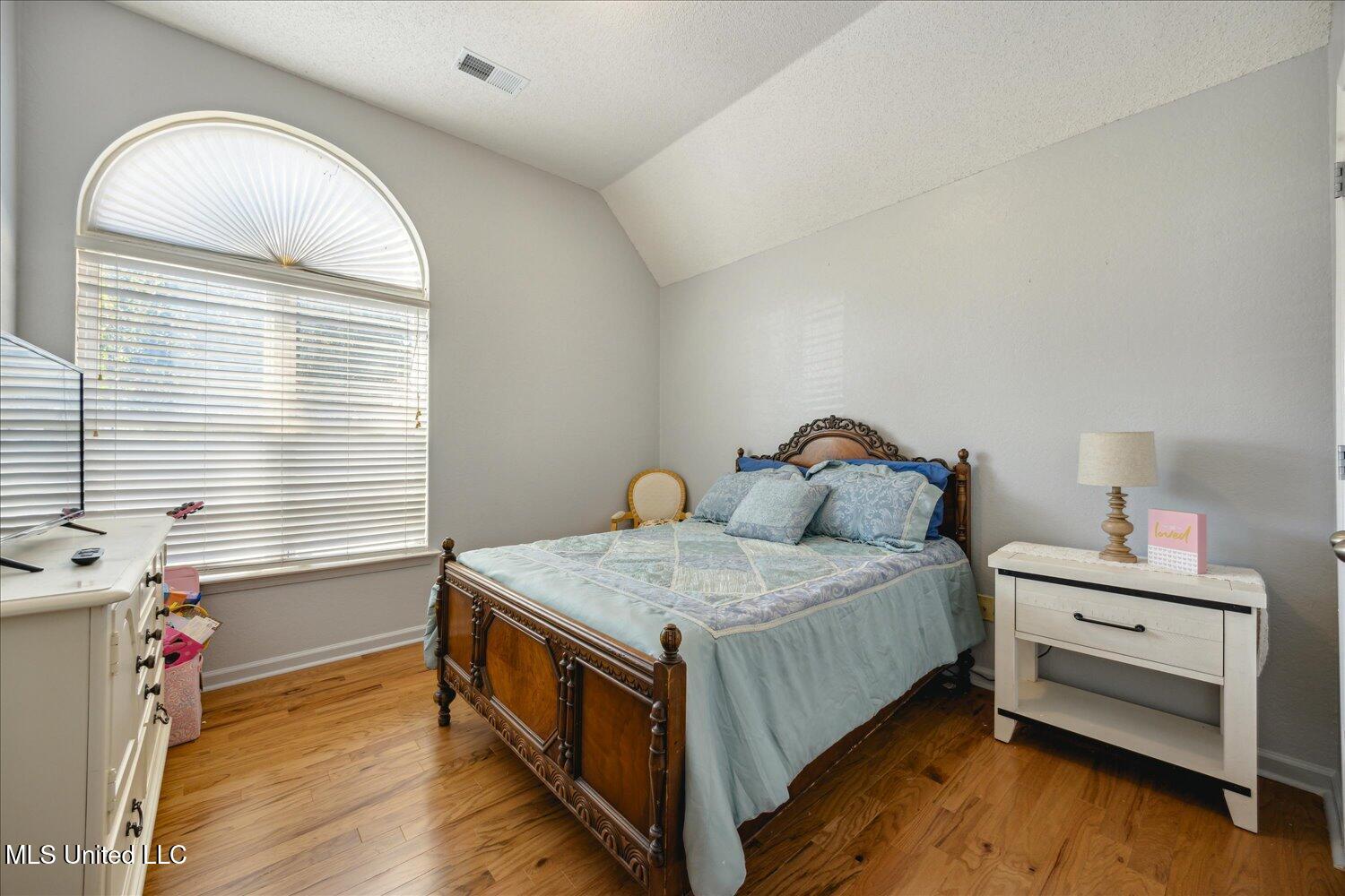 7300 Grandiflora Drive