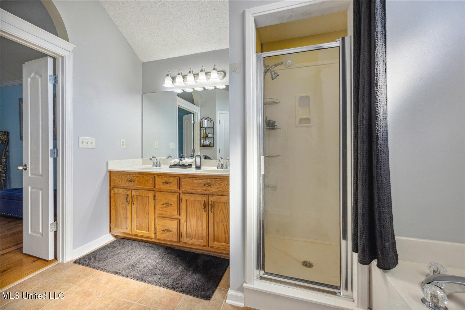 7300 Grandiflora Drive