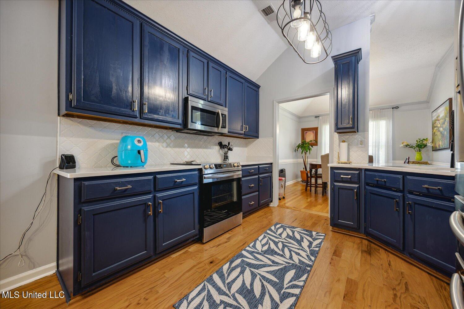 7300 Grandiflora Drive