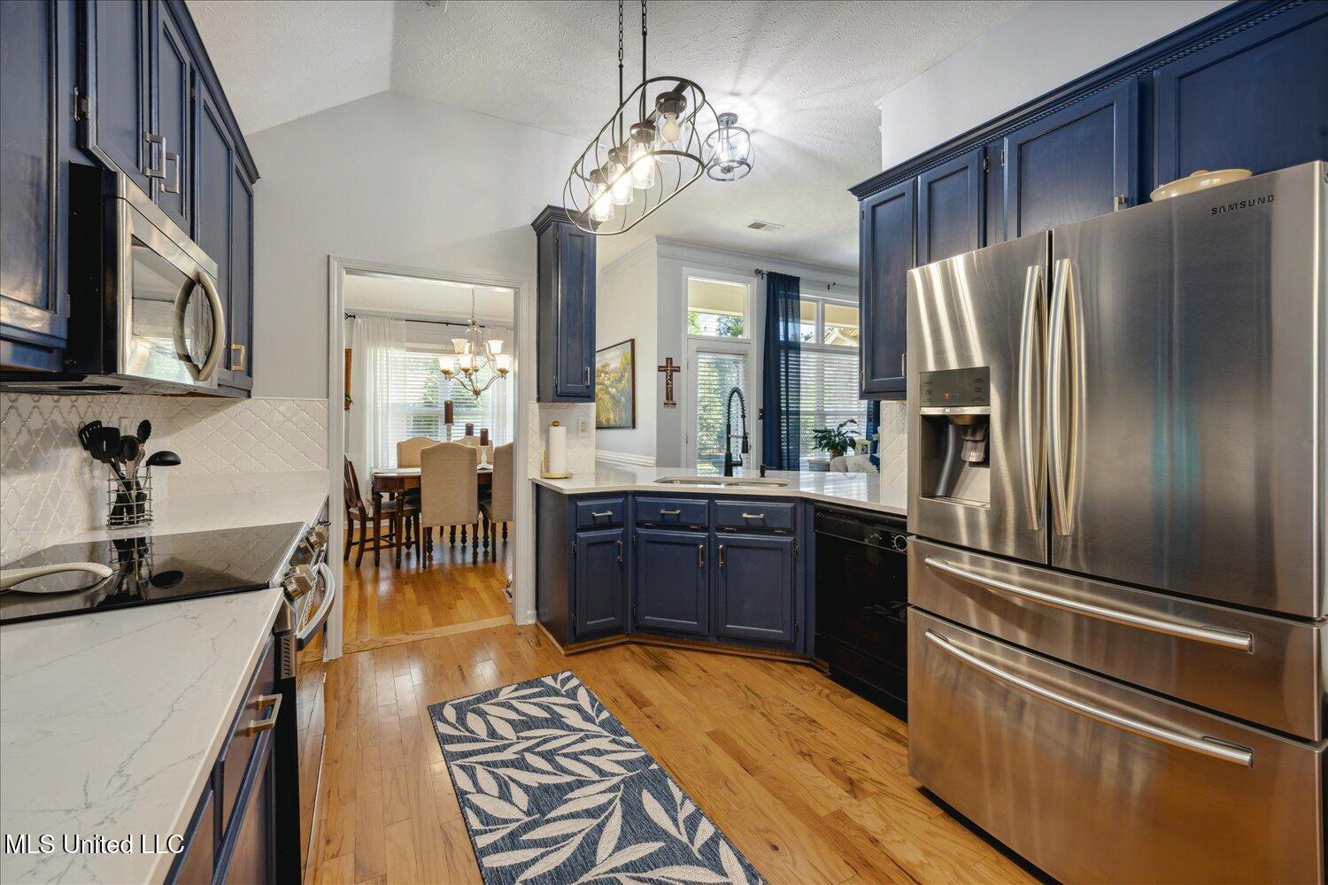 7300 Grandiflora Drive