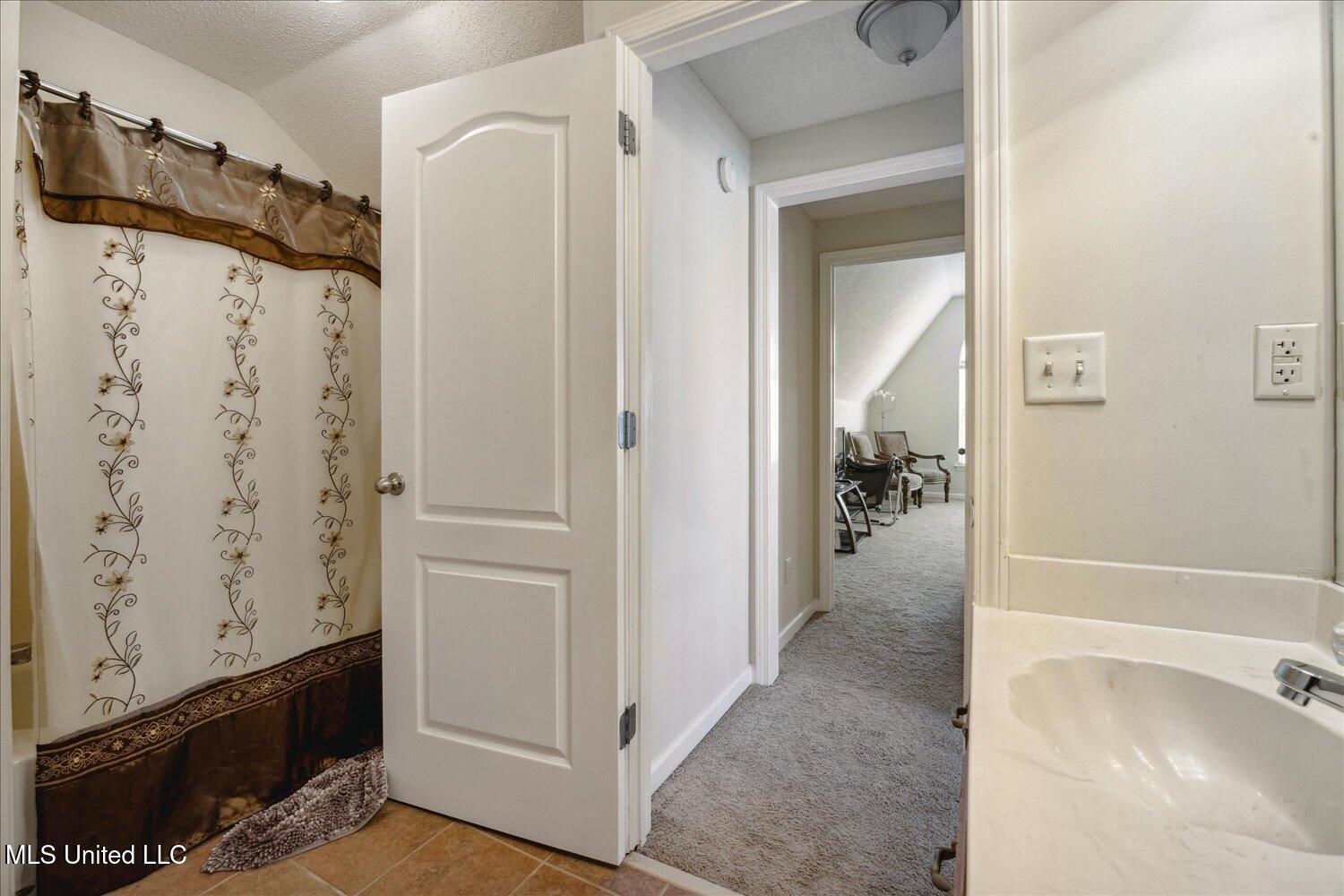 7300 Grandiflora Drive