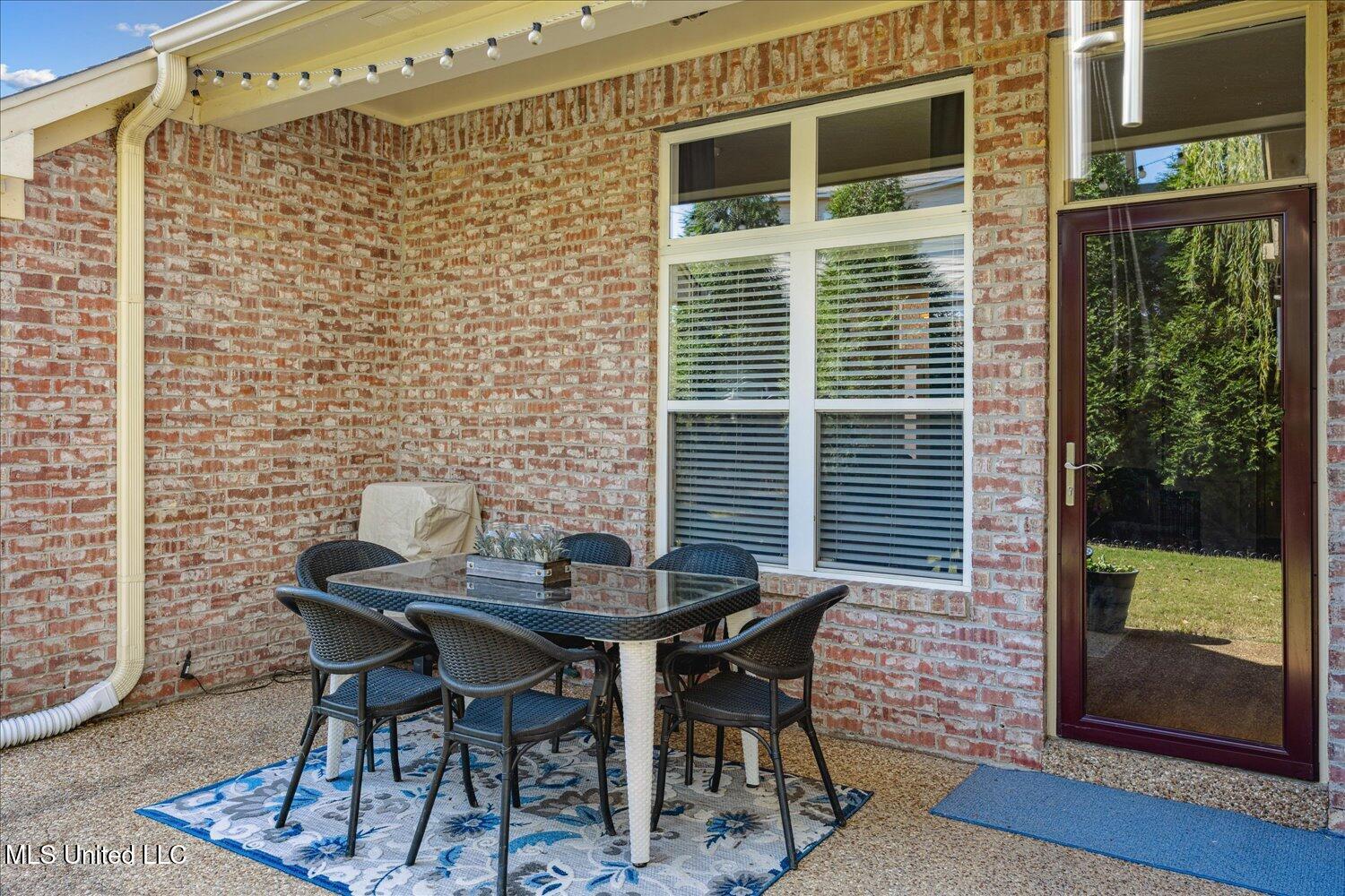 7300 Grandiflora Drive