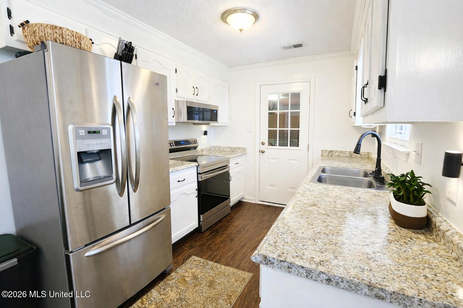 7168 Oak Forest Drive