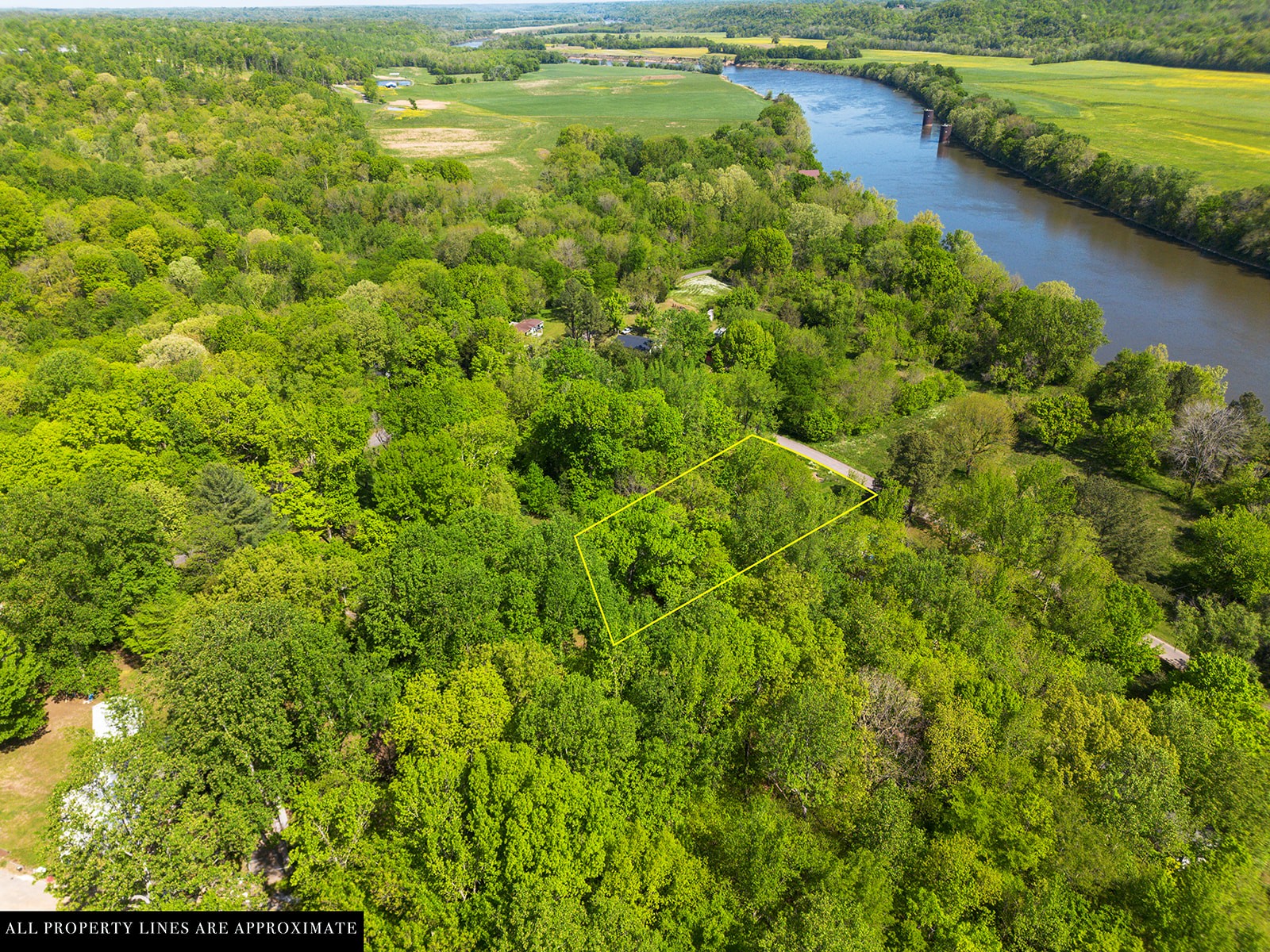 1202 Bloom Landing Rd