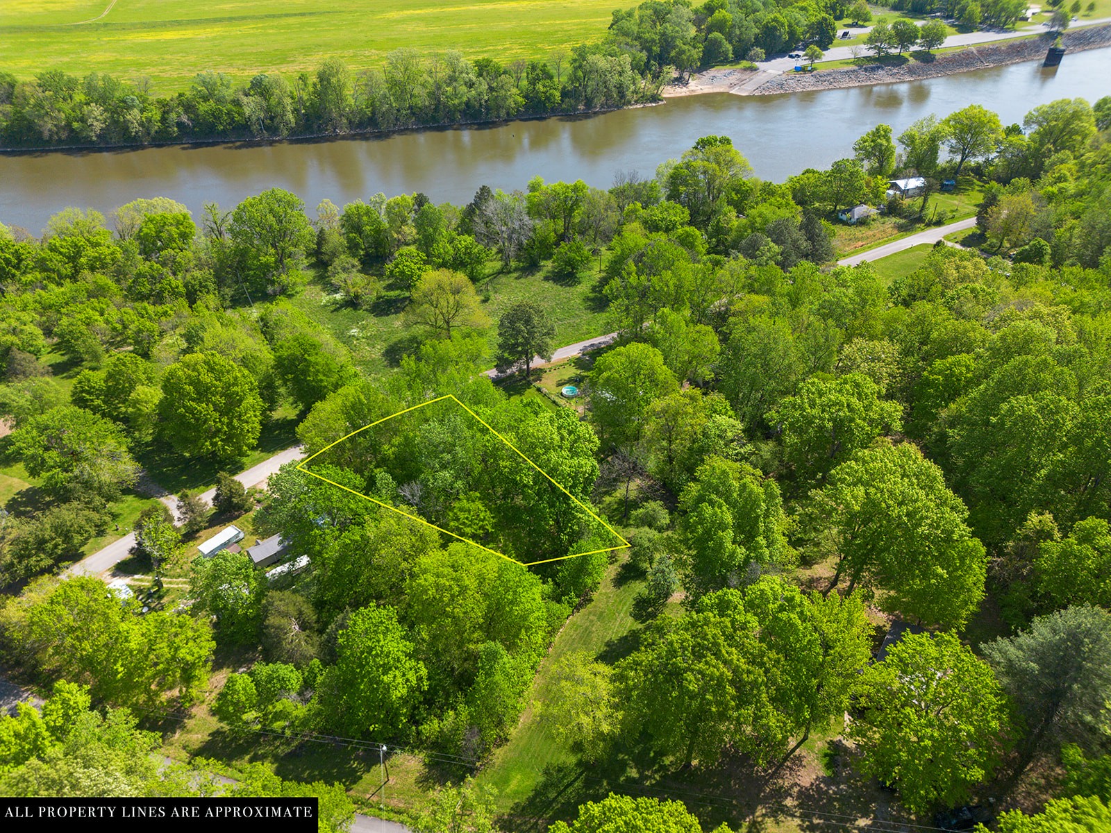 1202 Bloom Landing Rd