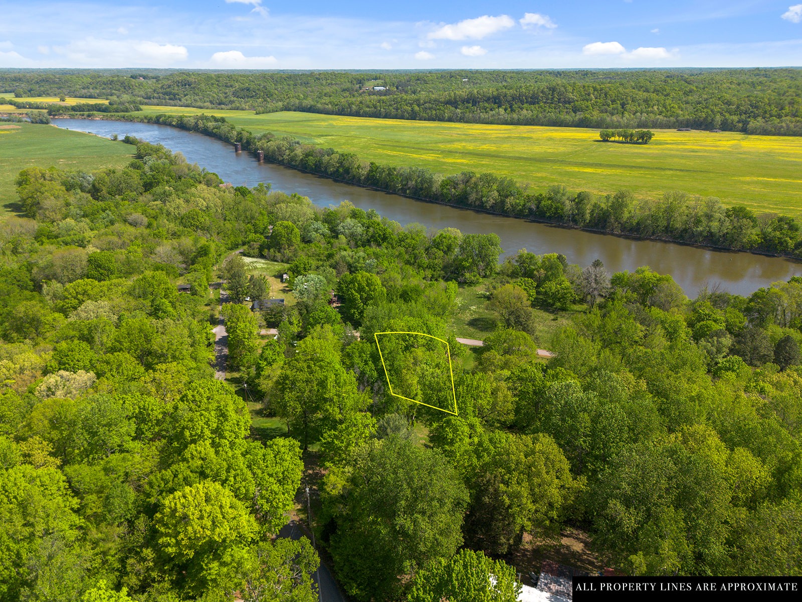 1202 Bloom Landing Rd