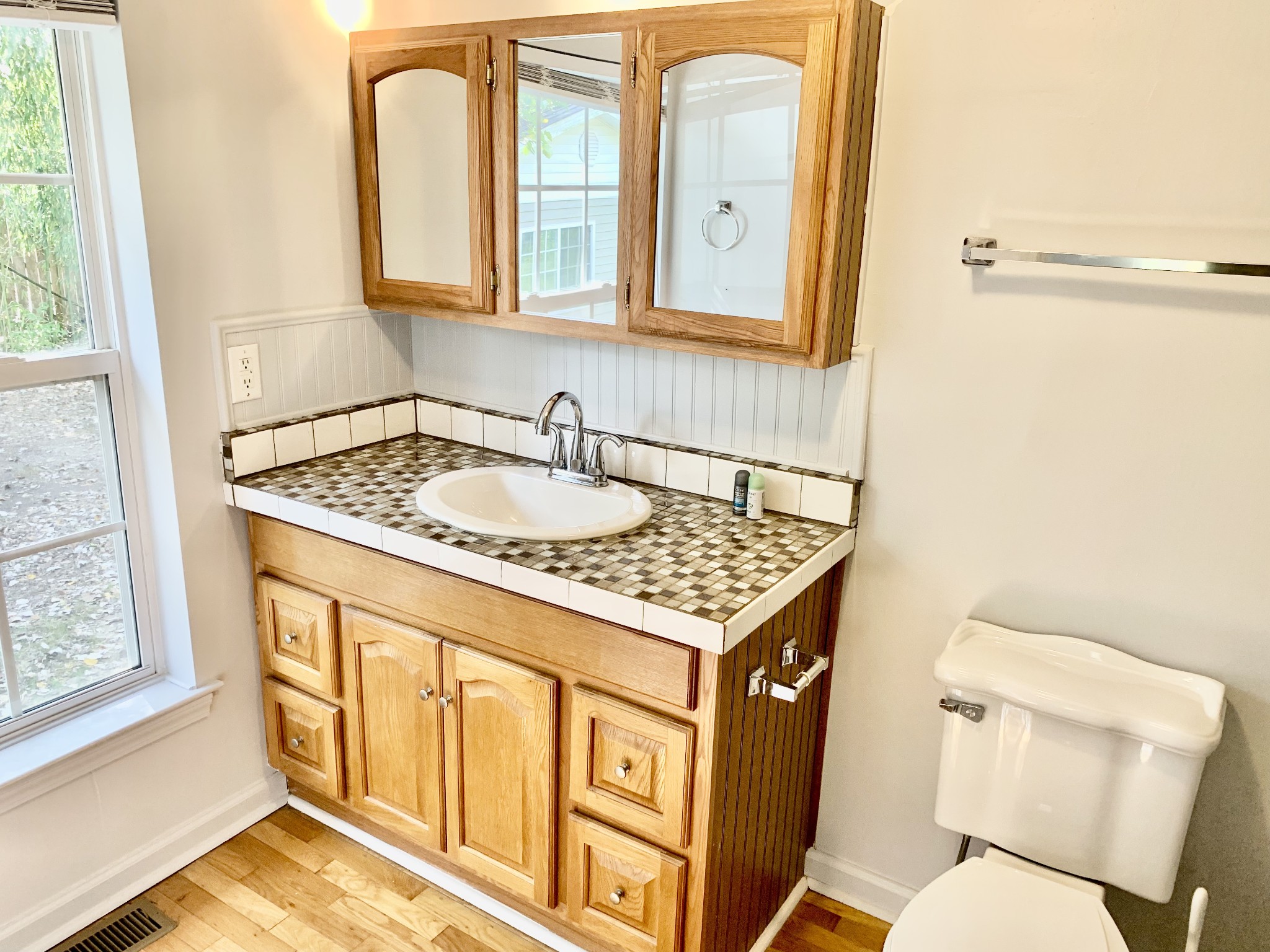 1210 Lakeside Dr