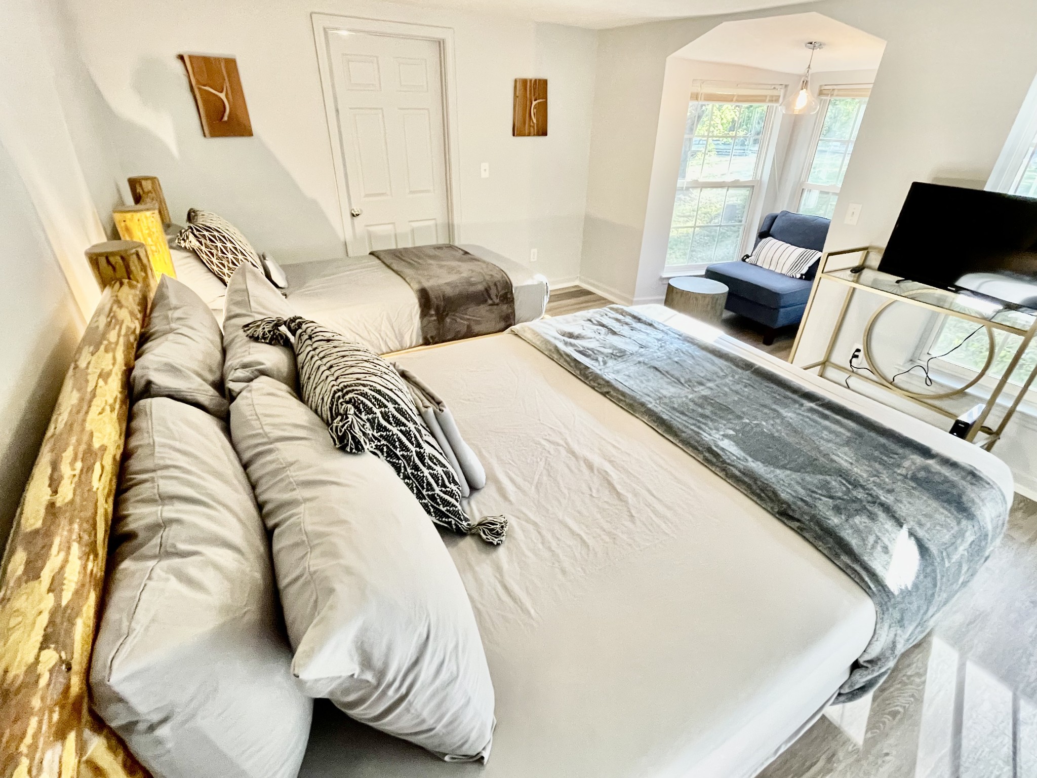 1210 Lakeside Dr