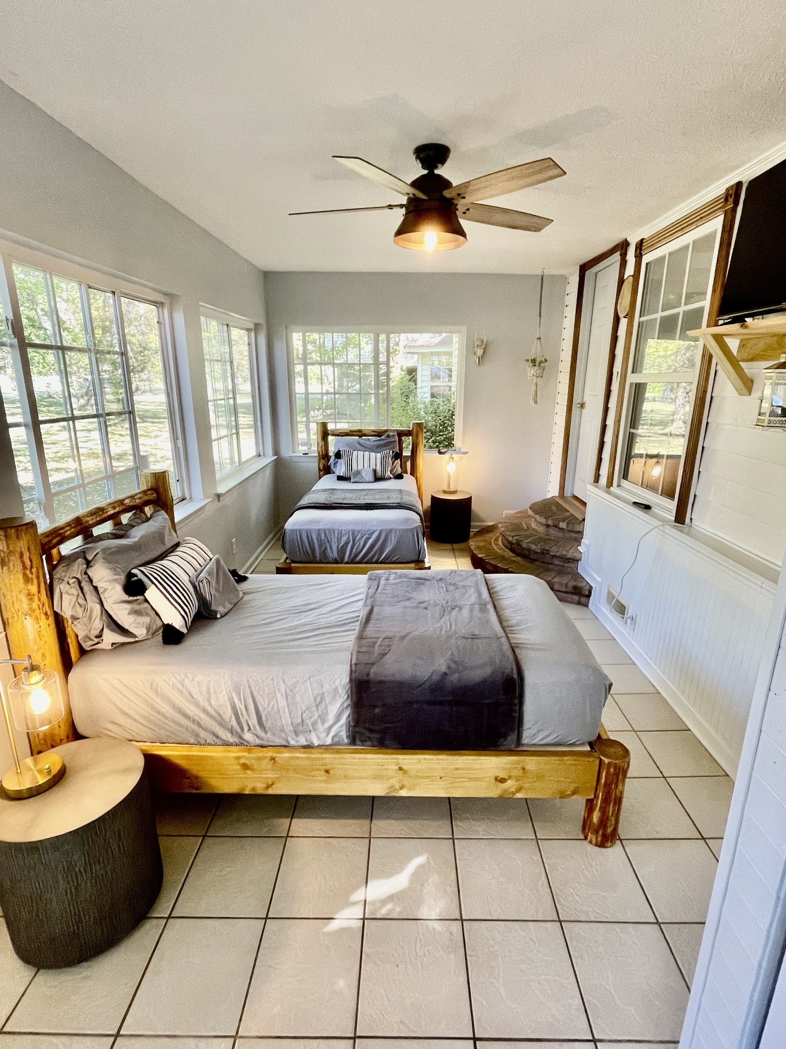 1210 Lakeside Dr