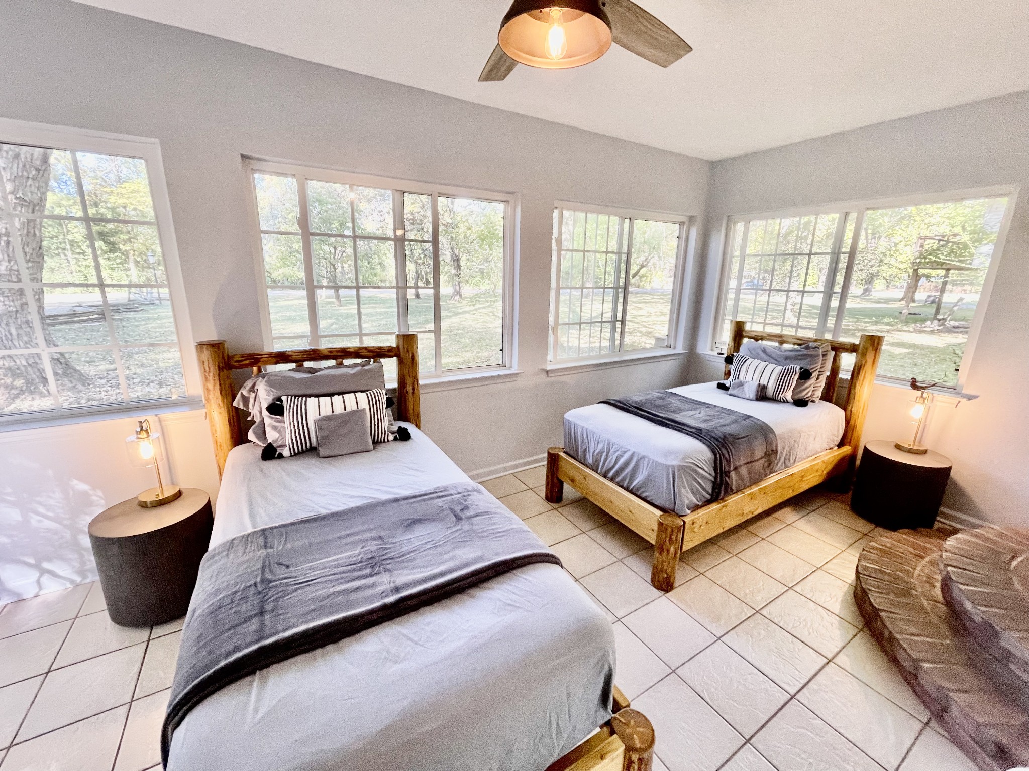 1210 Lakeside Dr