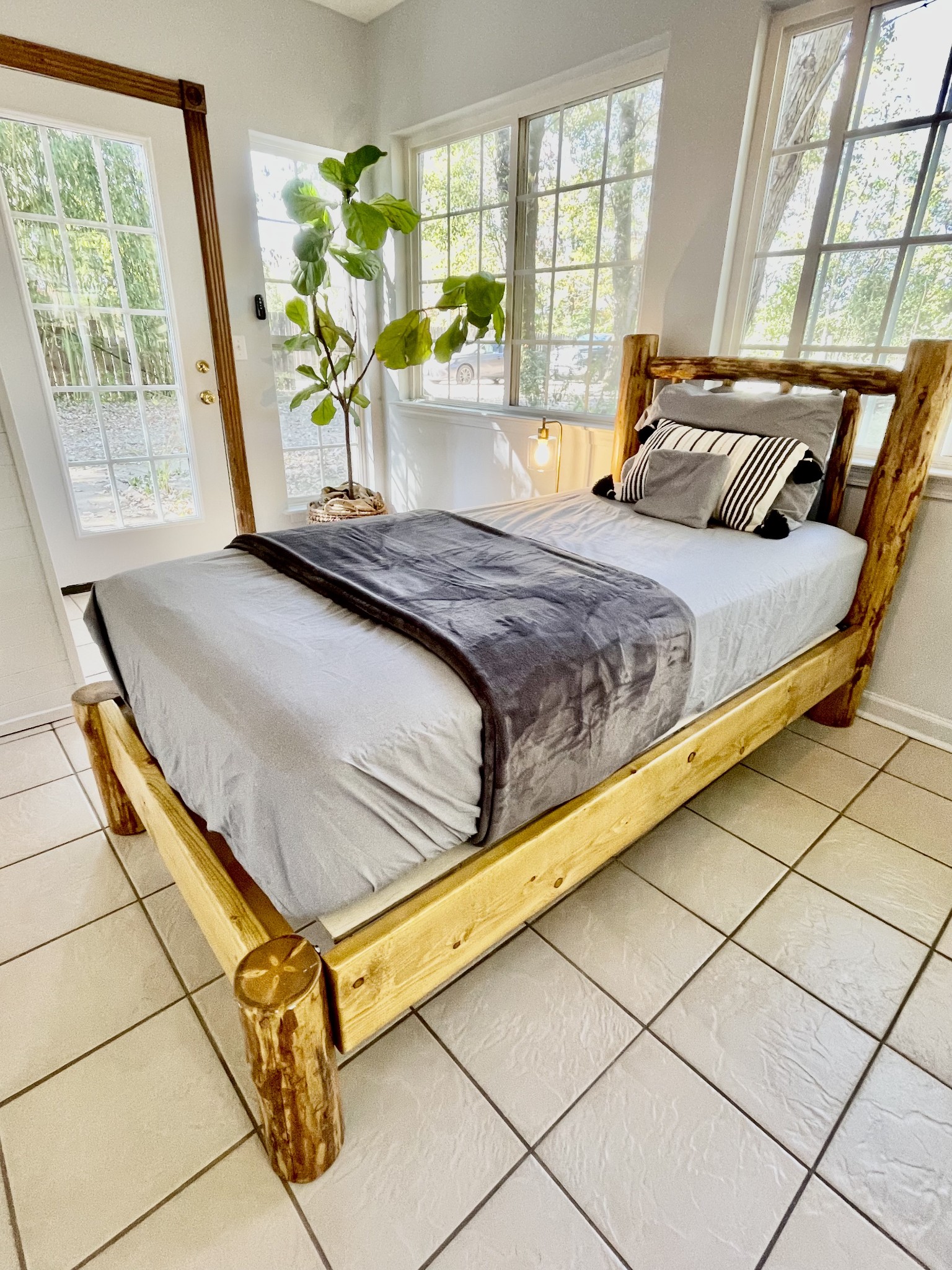 1210 Lakeside Dr
