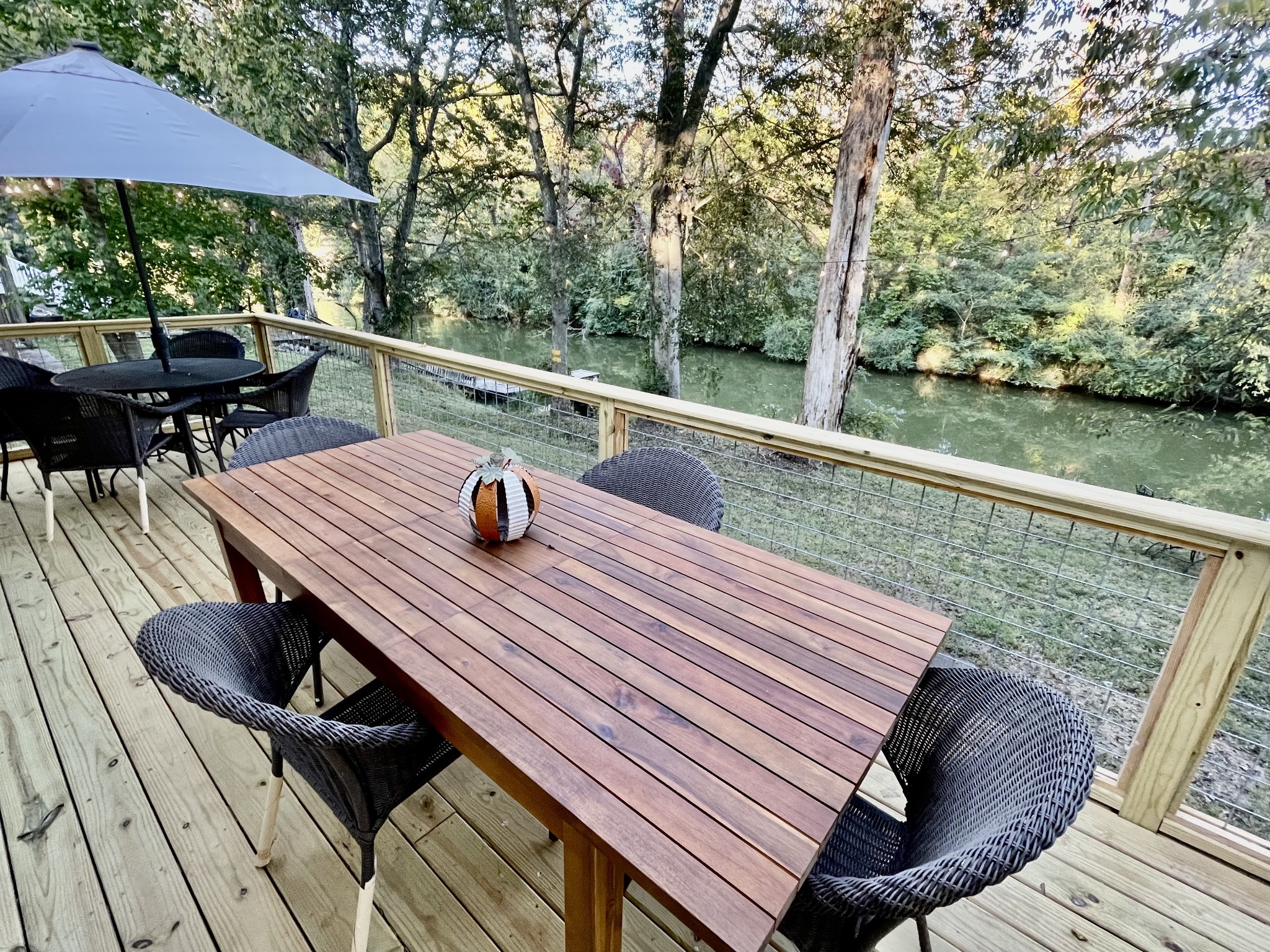 1210 Lakeside Dr