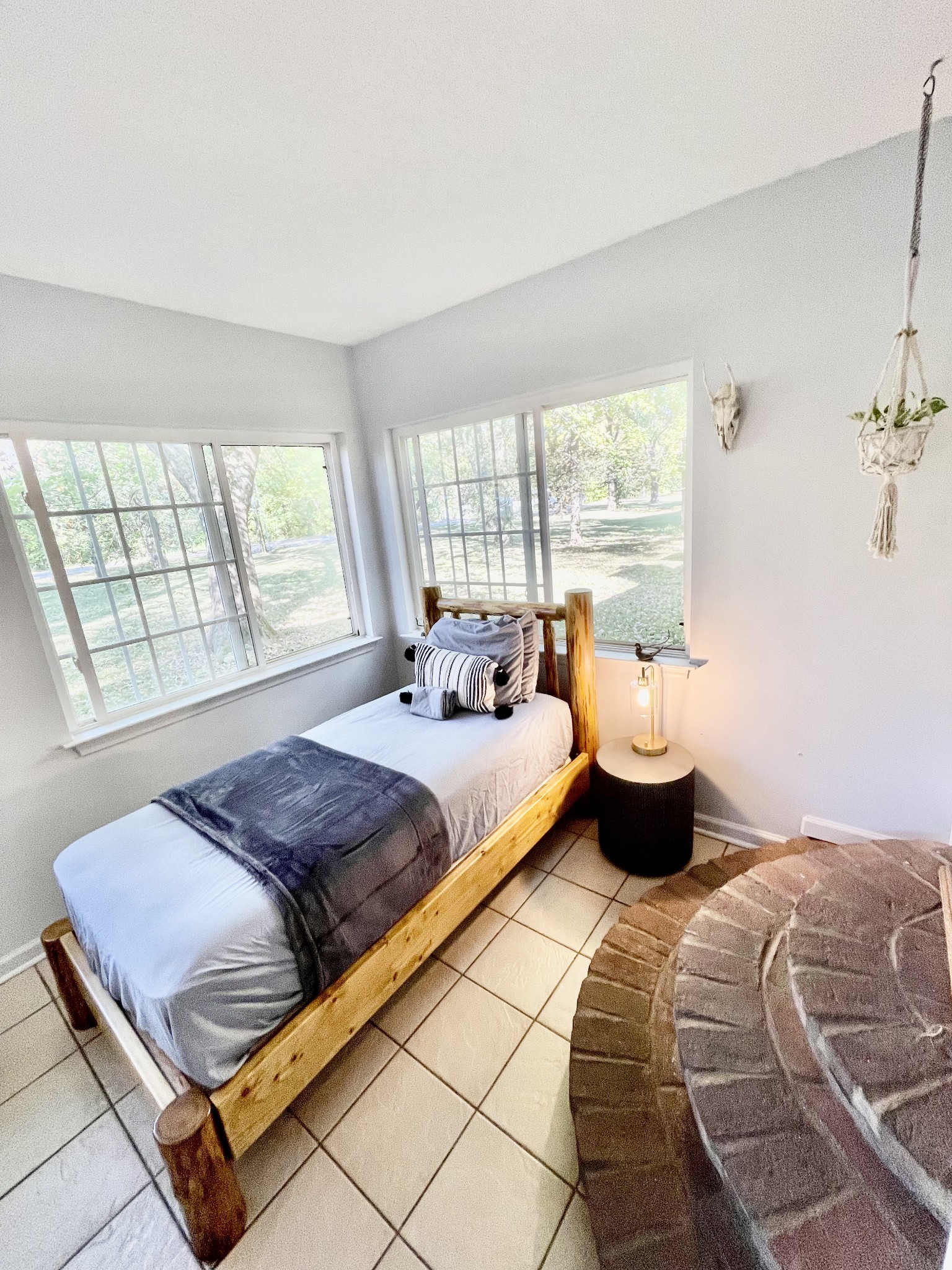 1210 Lakeside Dr