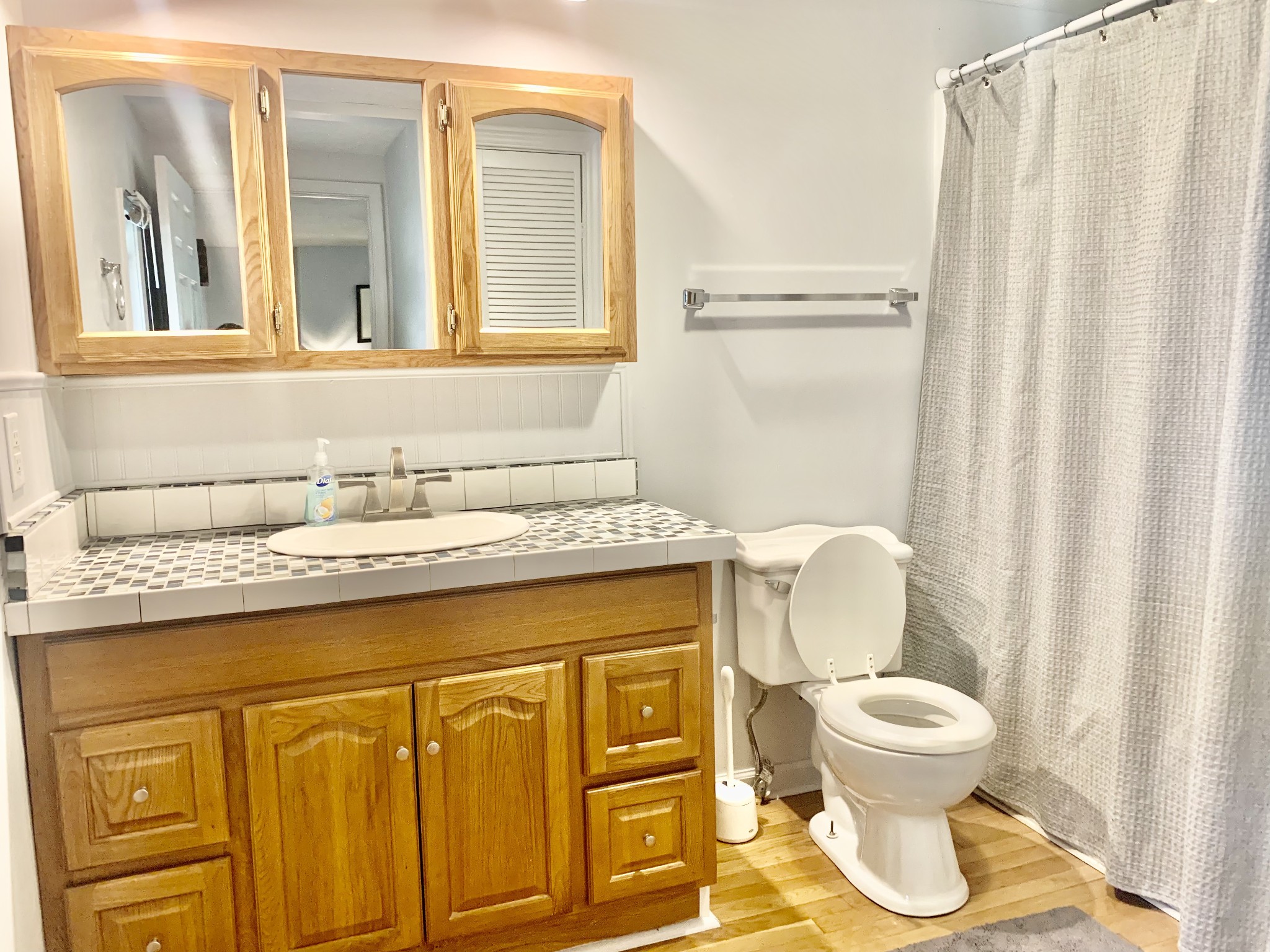 1210 Lakeside Dr