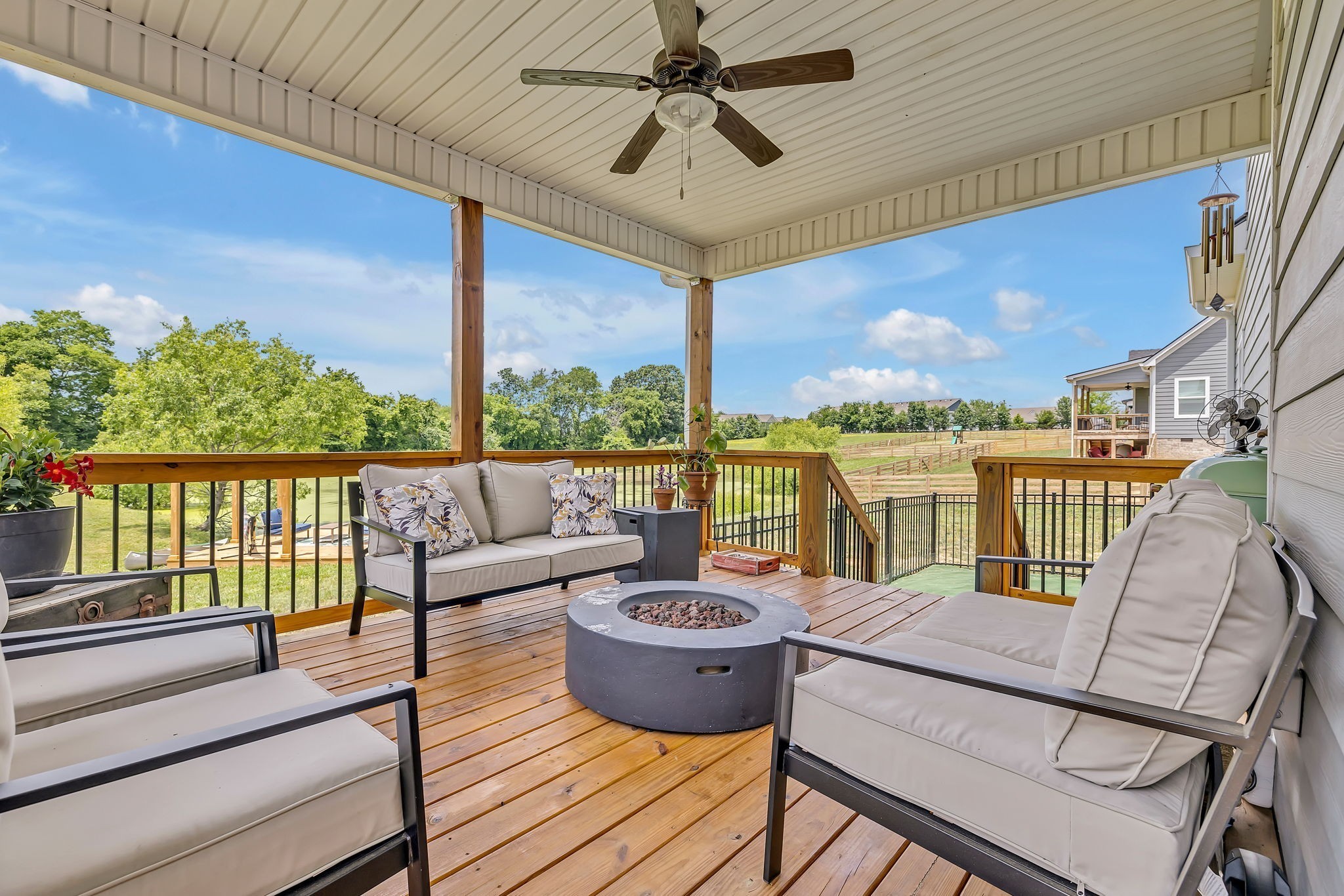 1395 Hicks Edgen Rd