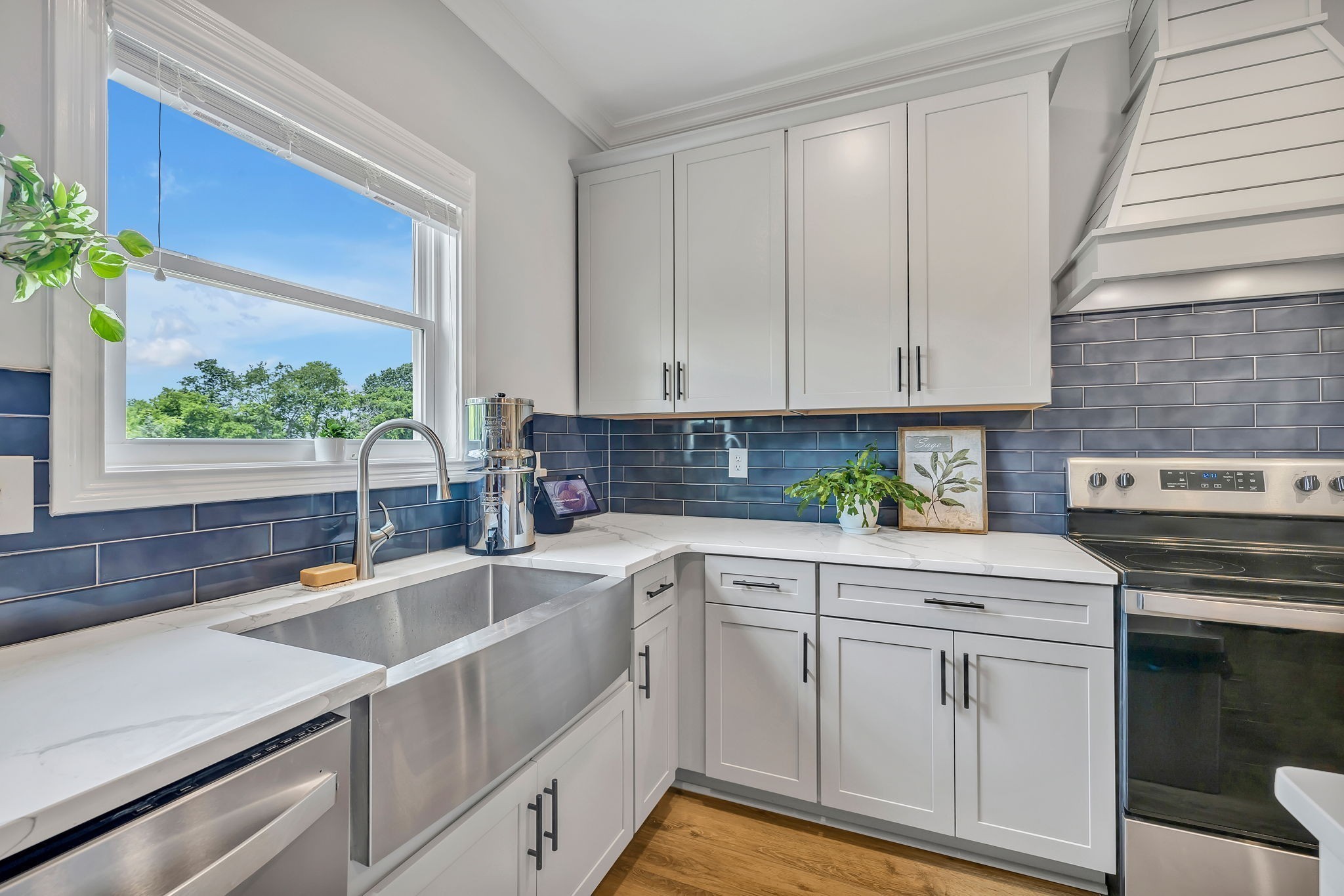 1395 Hicks Edgen Rd
