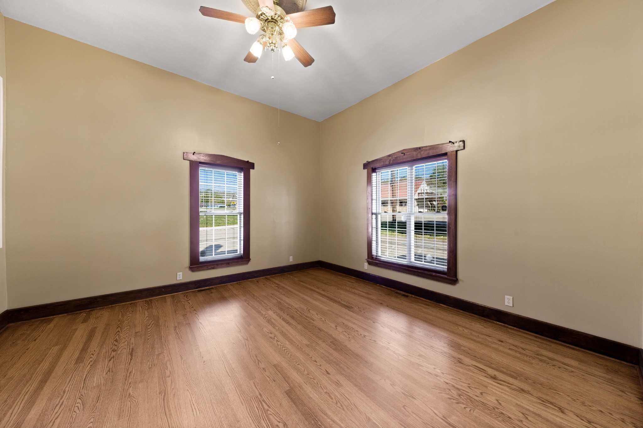 308 N Main St