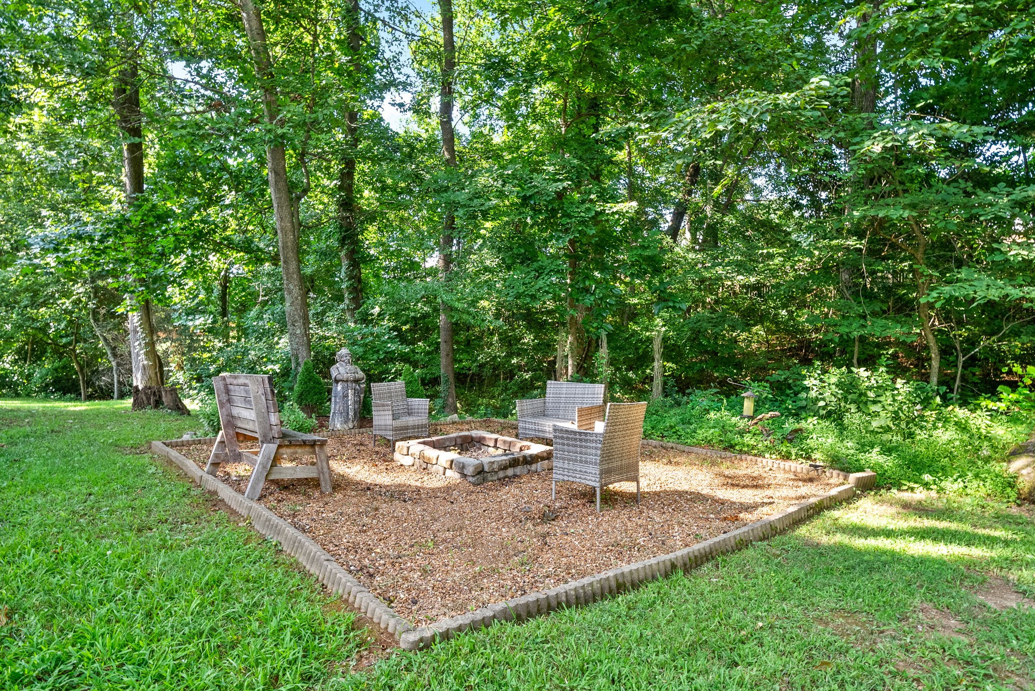 210 Suesand Ct