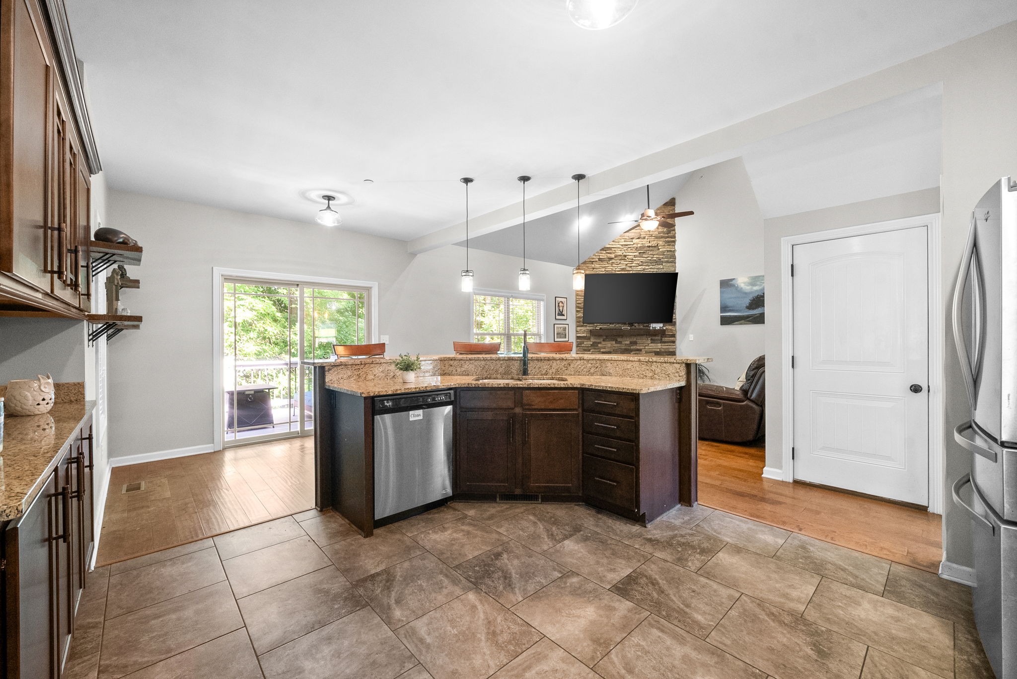 210 Suesand Ct
