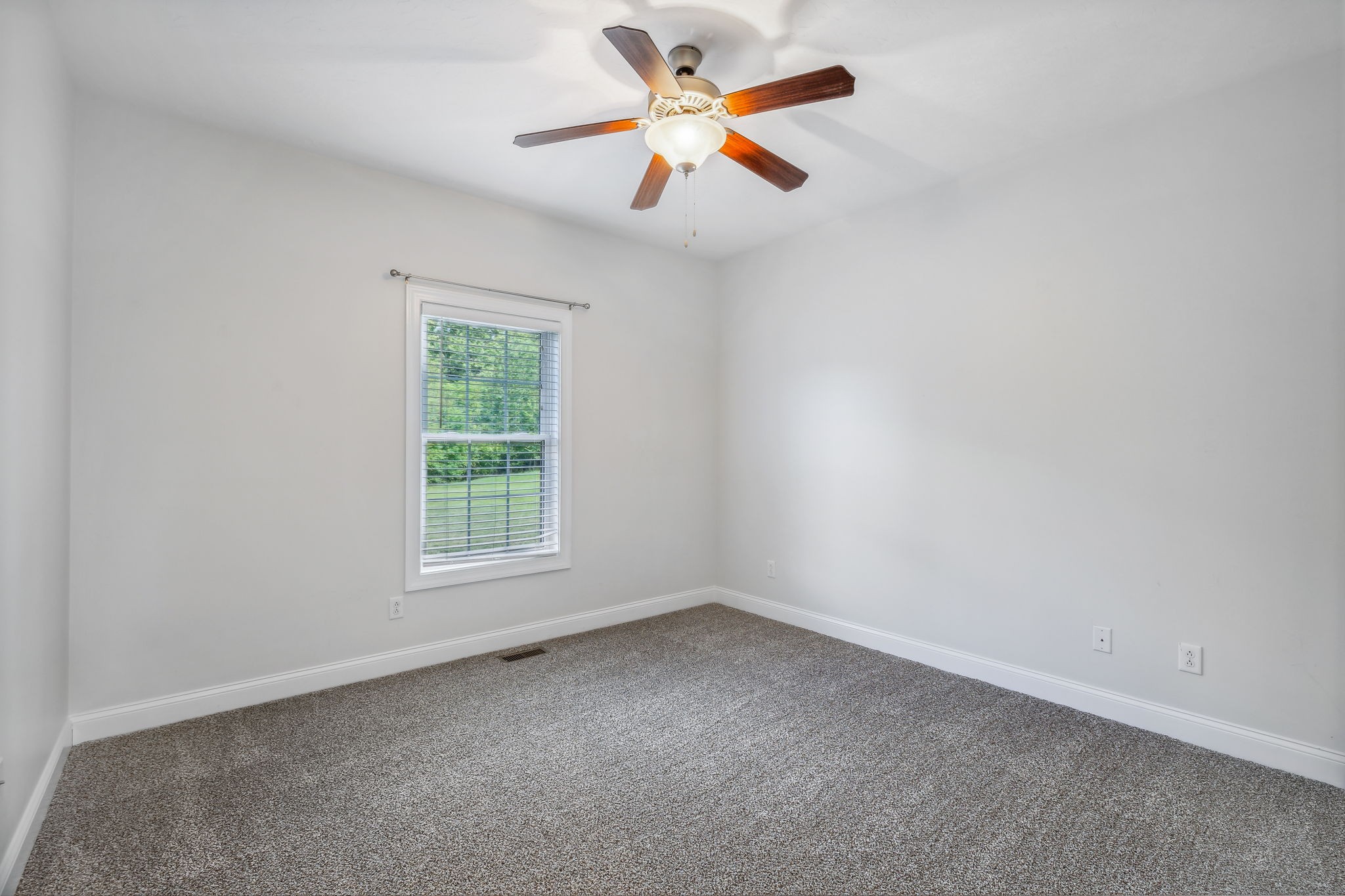 852 Dixie Ln