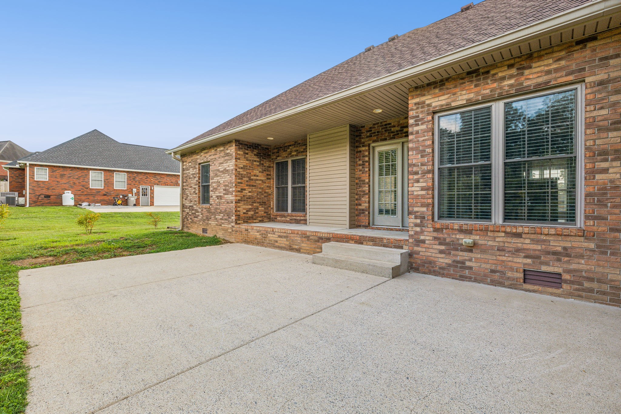 852 Dixie Ln