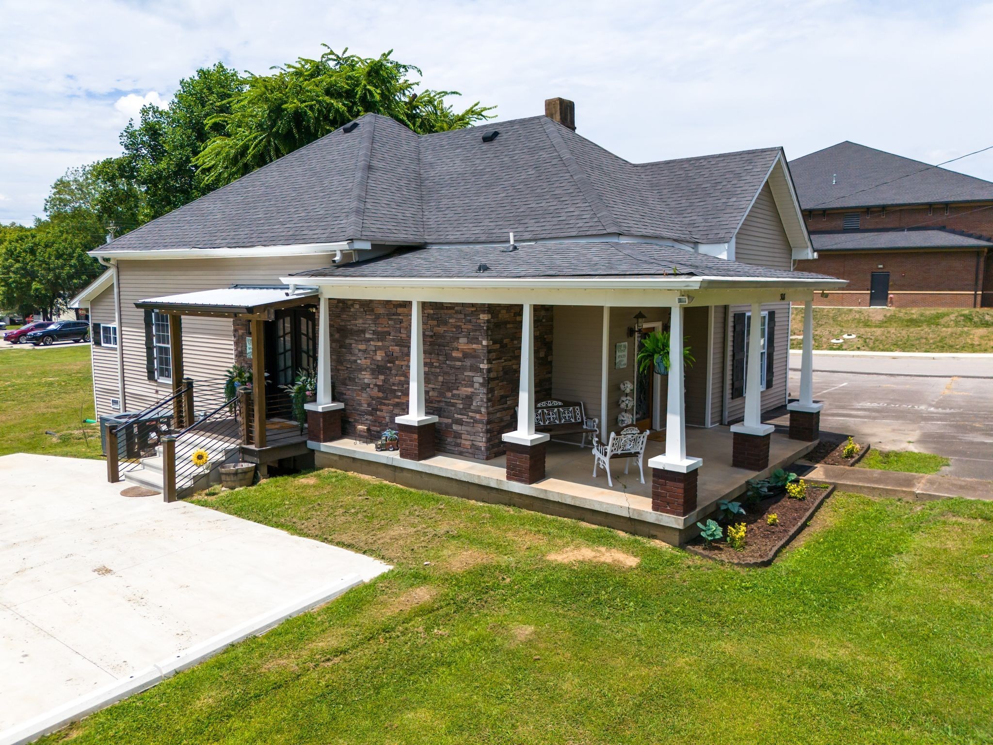 308 N Main St