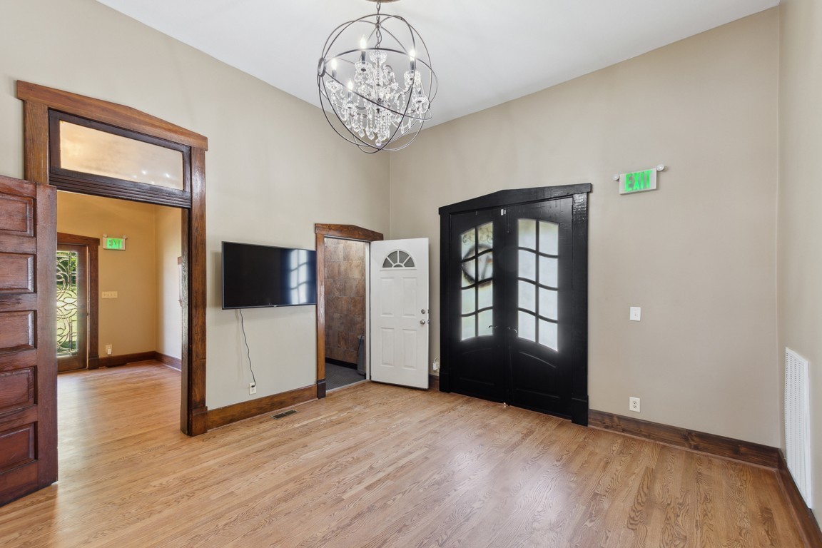 308 N Main St