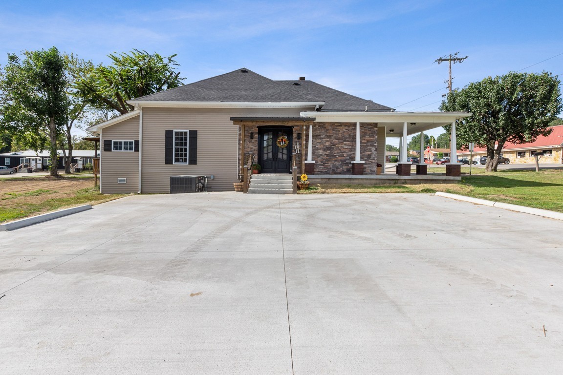 308 N Main St