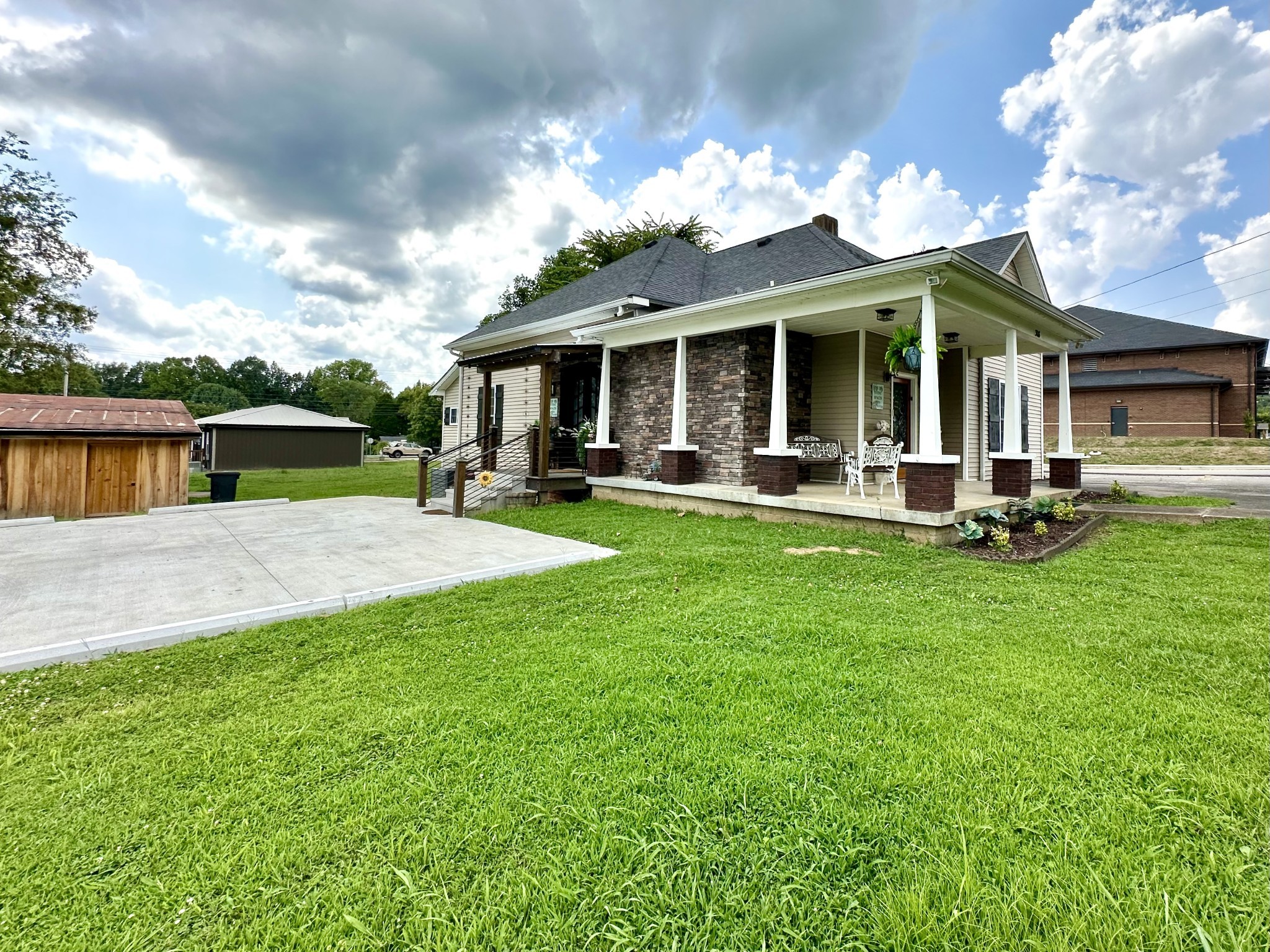 308 N Main St