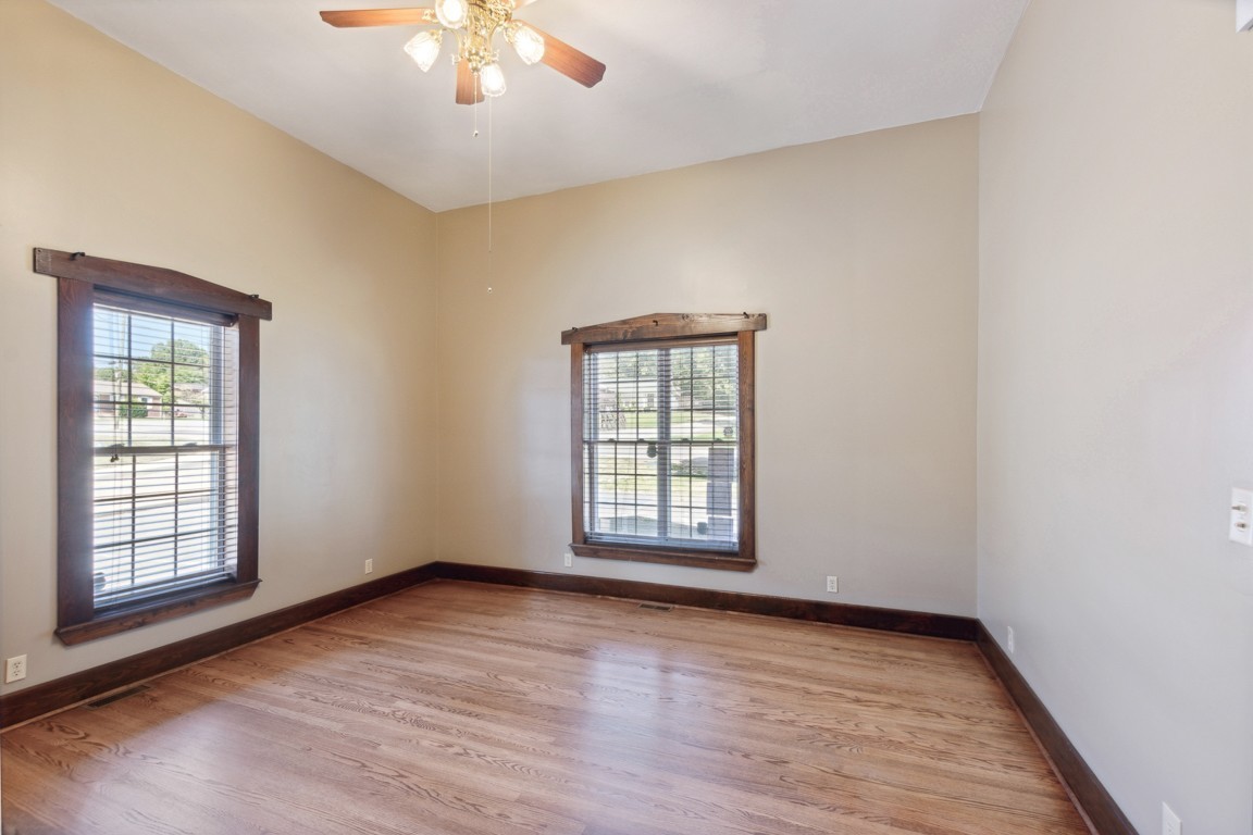 308 N Main St