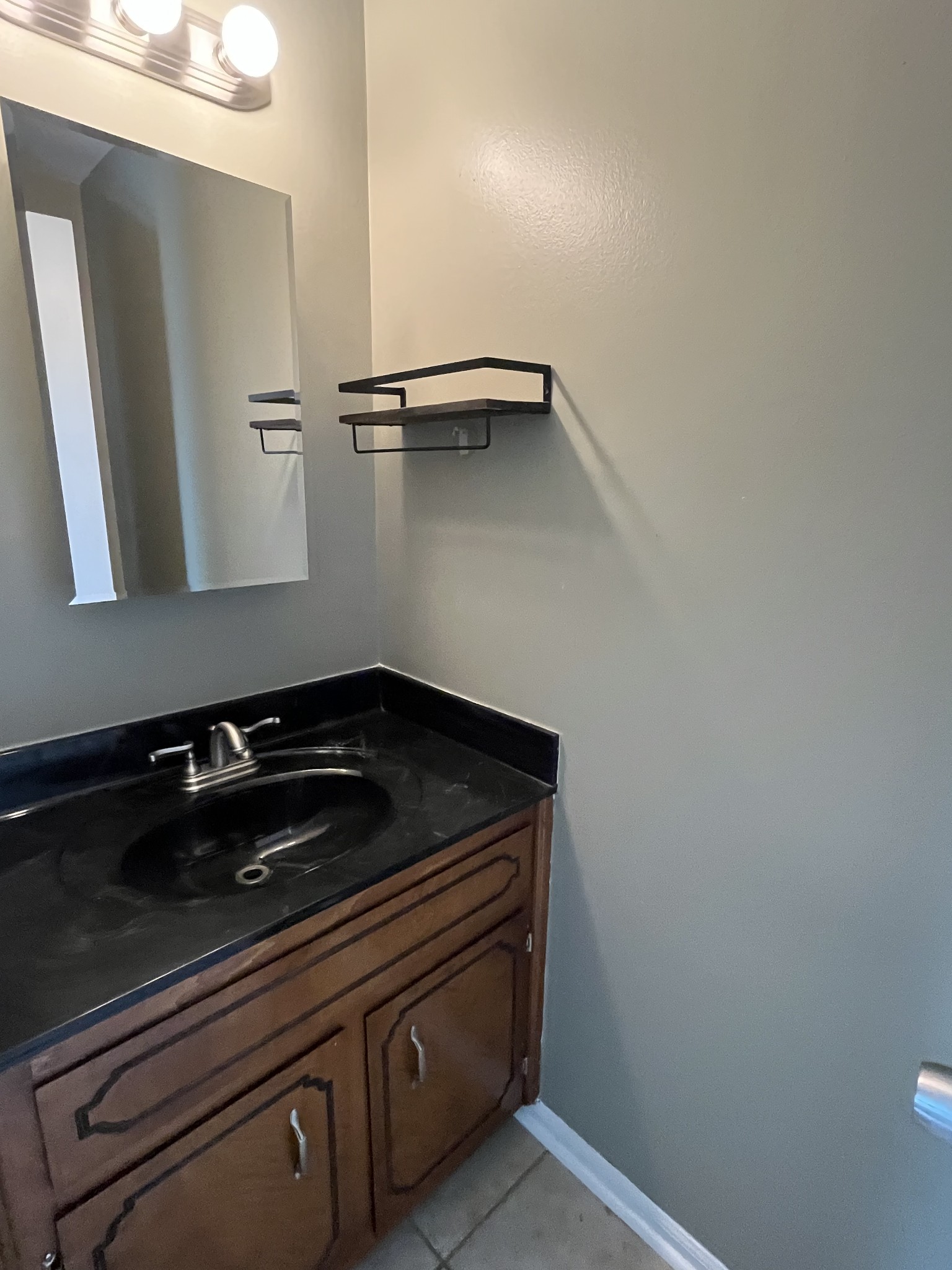111 Bellamy Ct