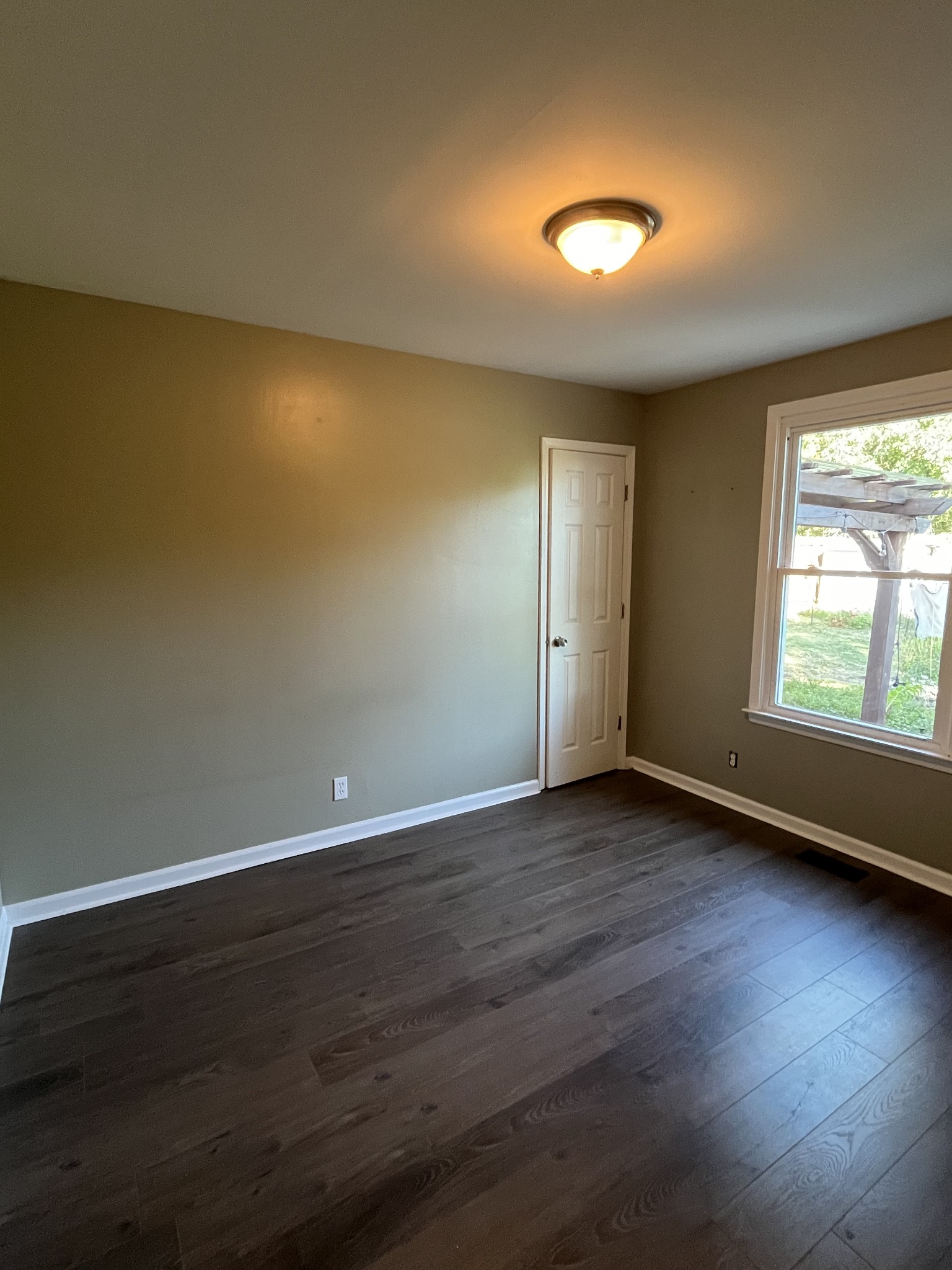 111 Bellamy Ct