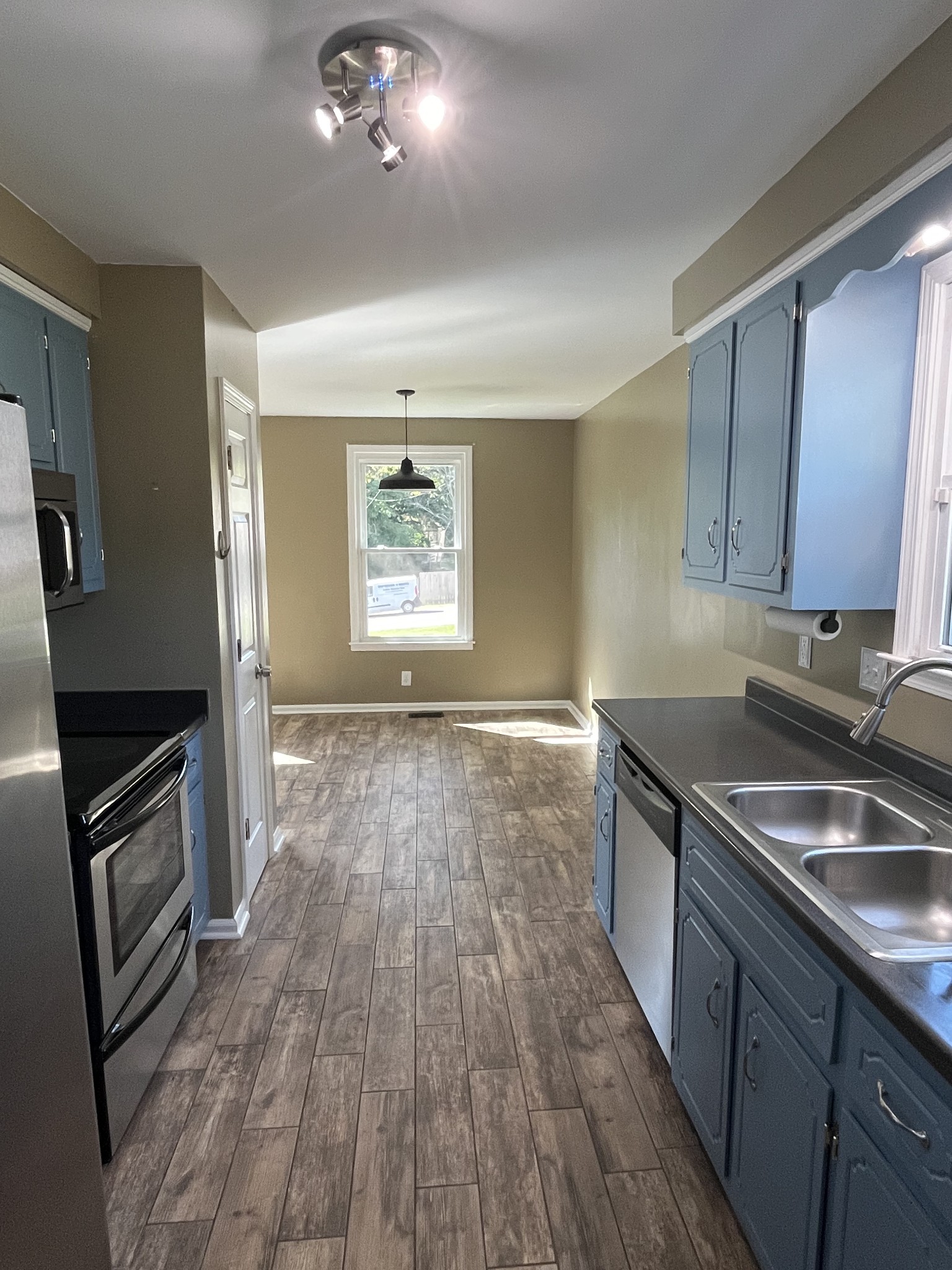 111 Bellamy Ct