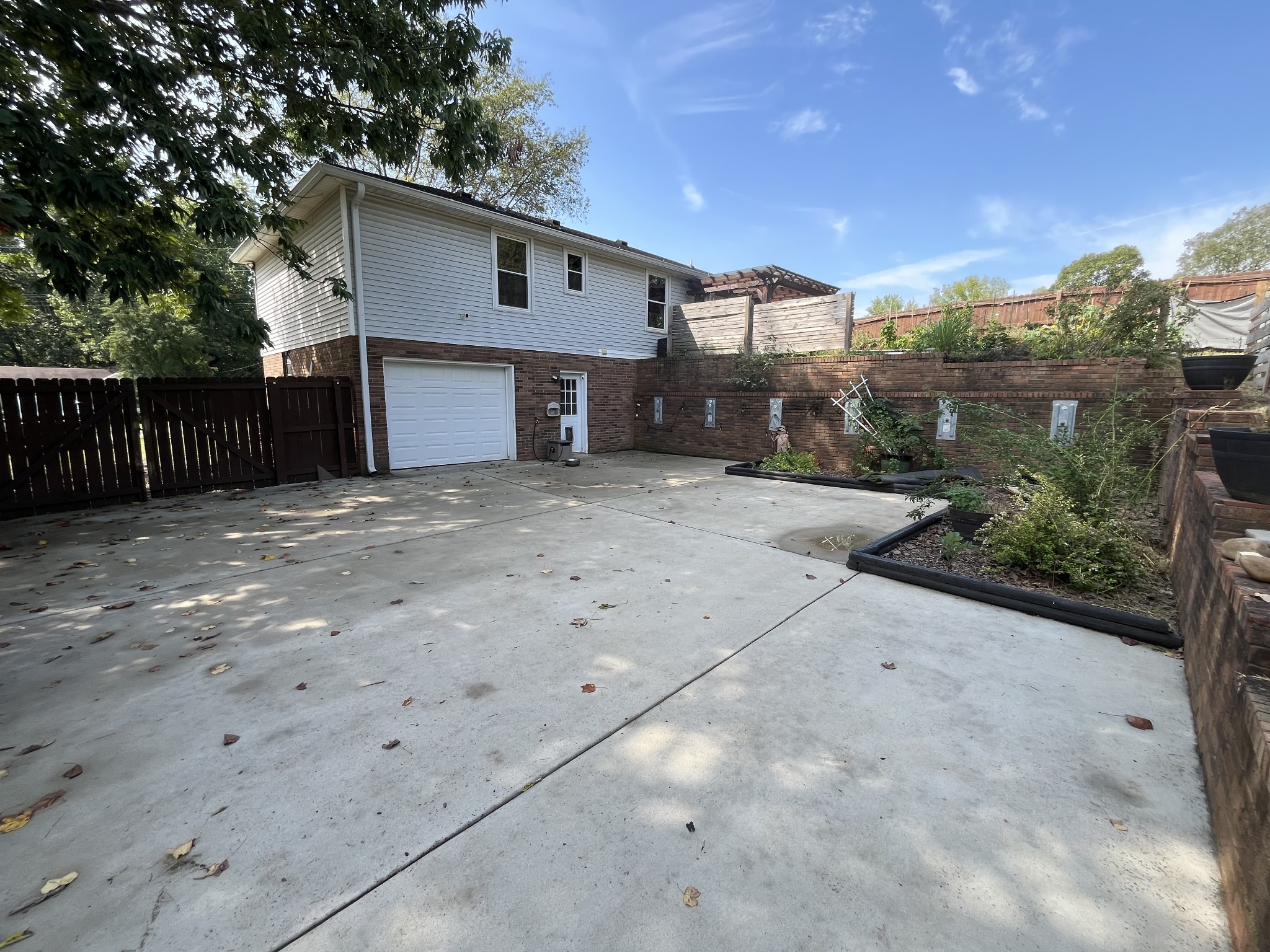 111 Bellamy Ct