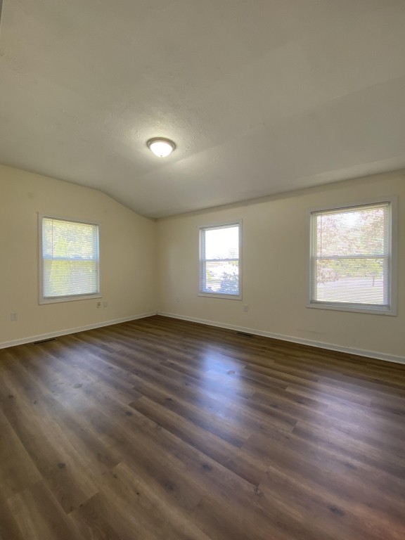 4837 Mickle Ln
