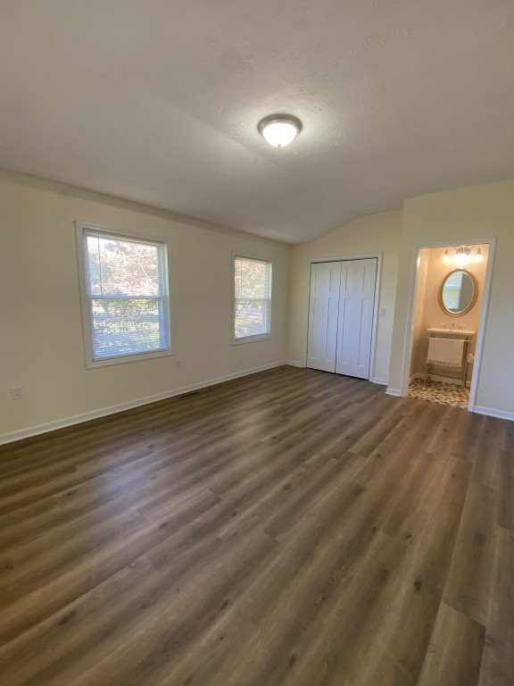 4837 Mickle Ln