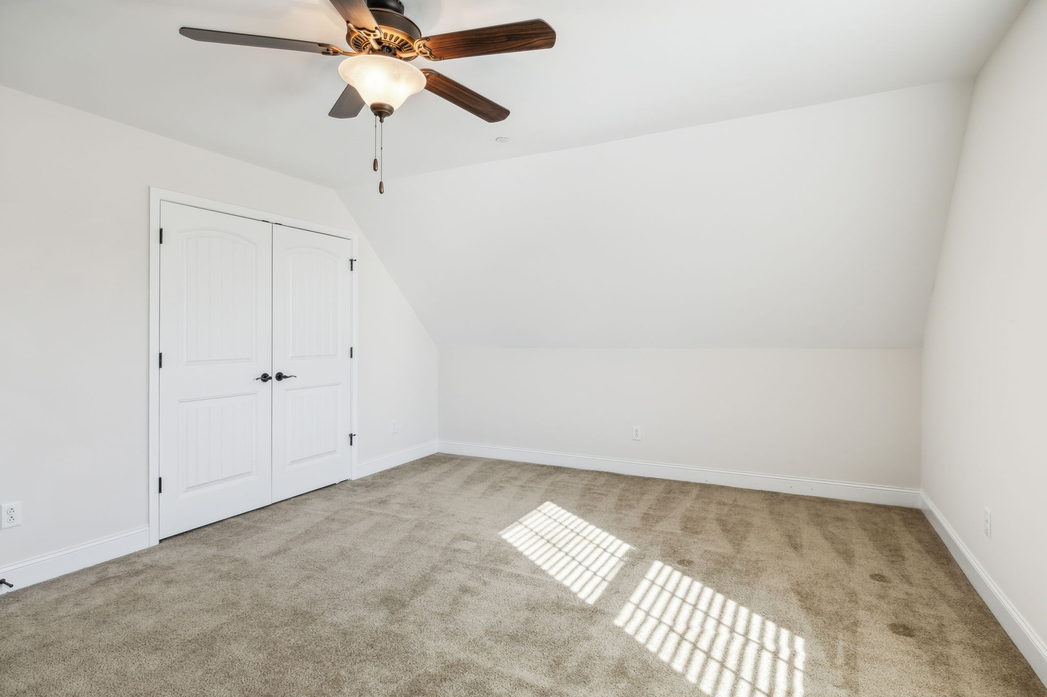 1033 Grace Meade