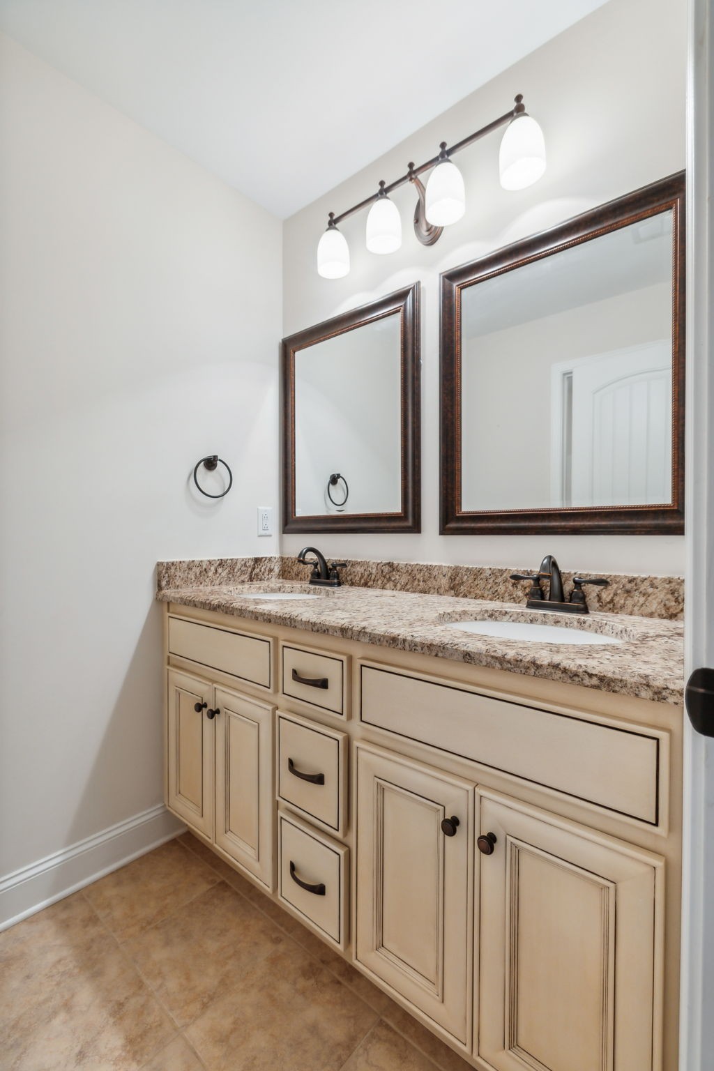 1033 Grace Meade
