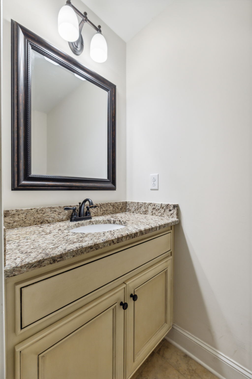 1033 Grace Meade