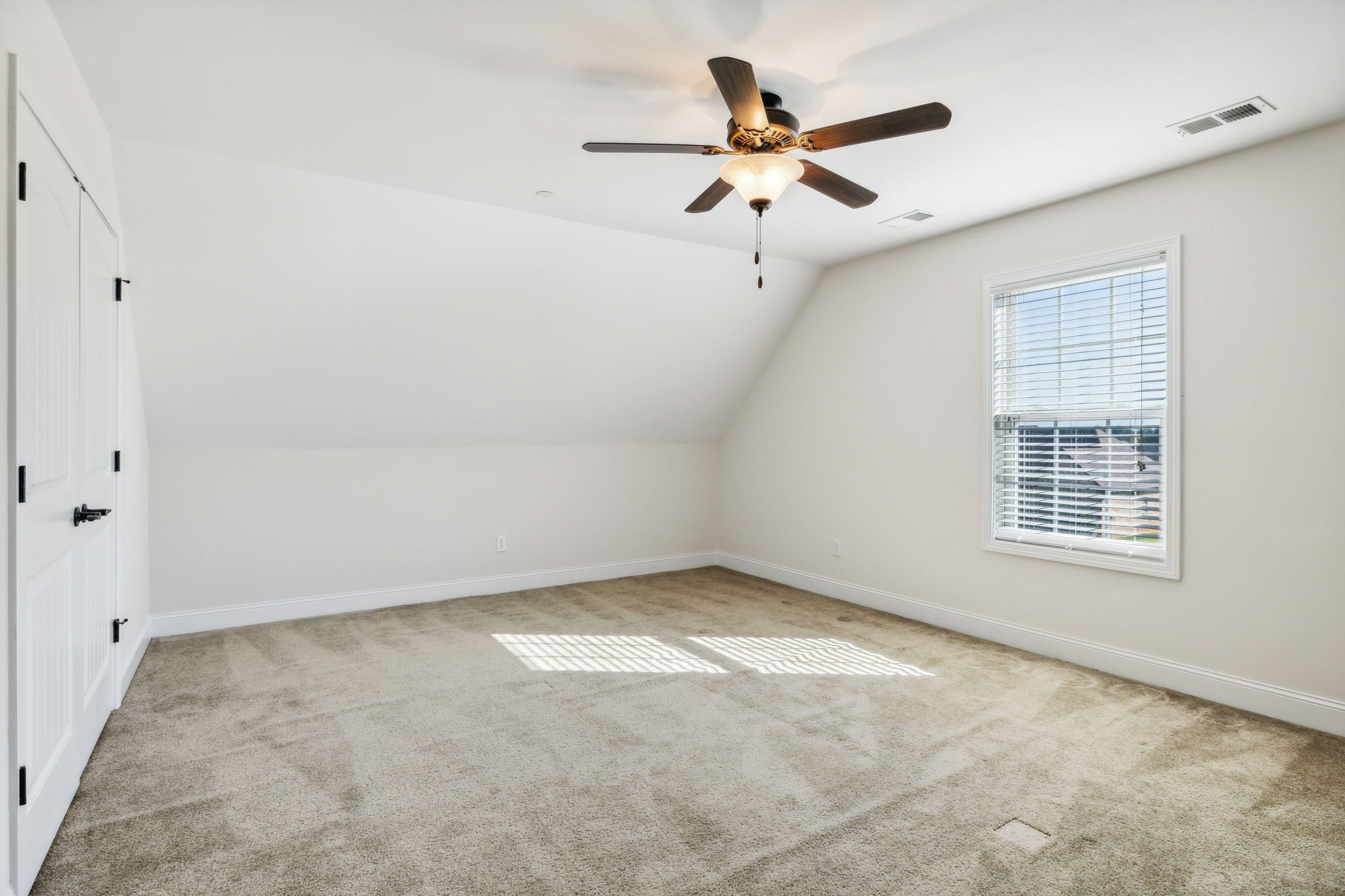 1033 Grace Meade