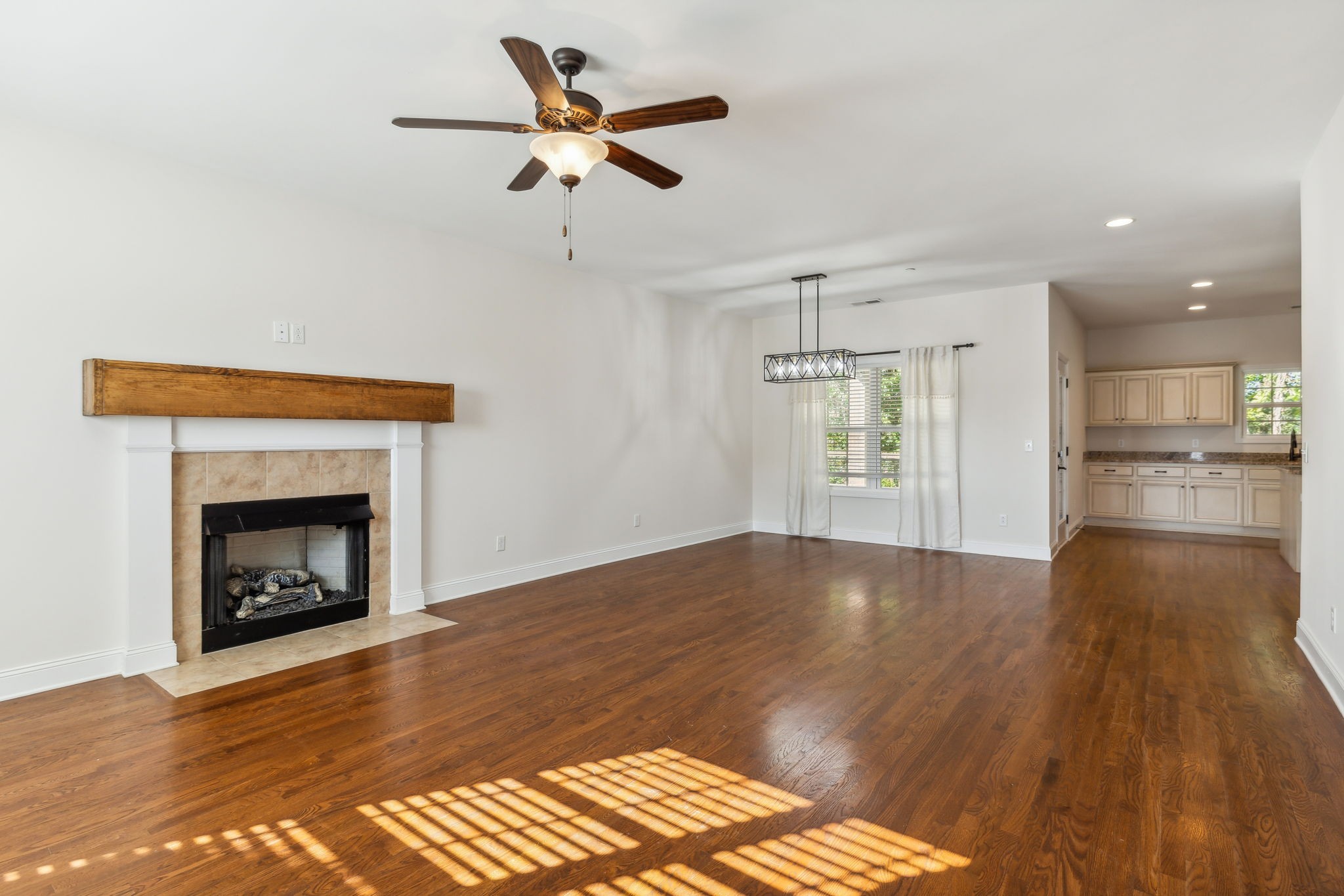 1033 Grace Meade