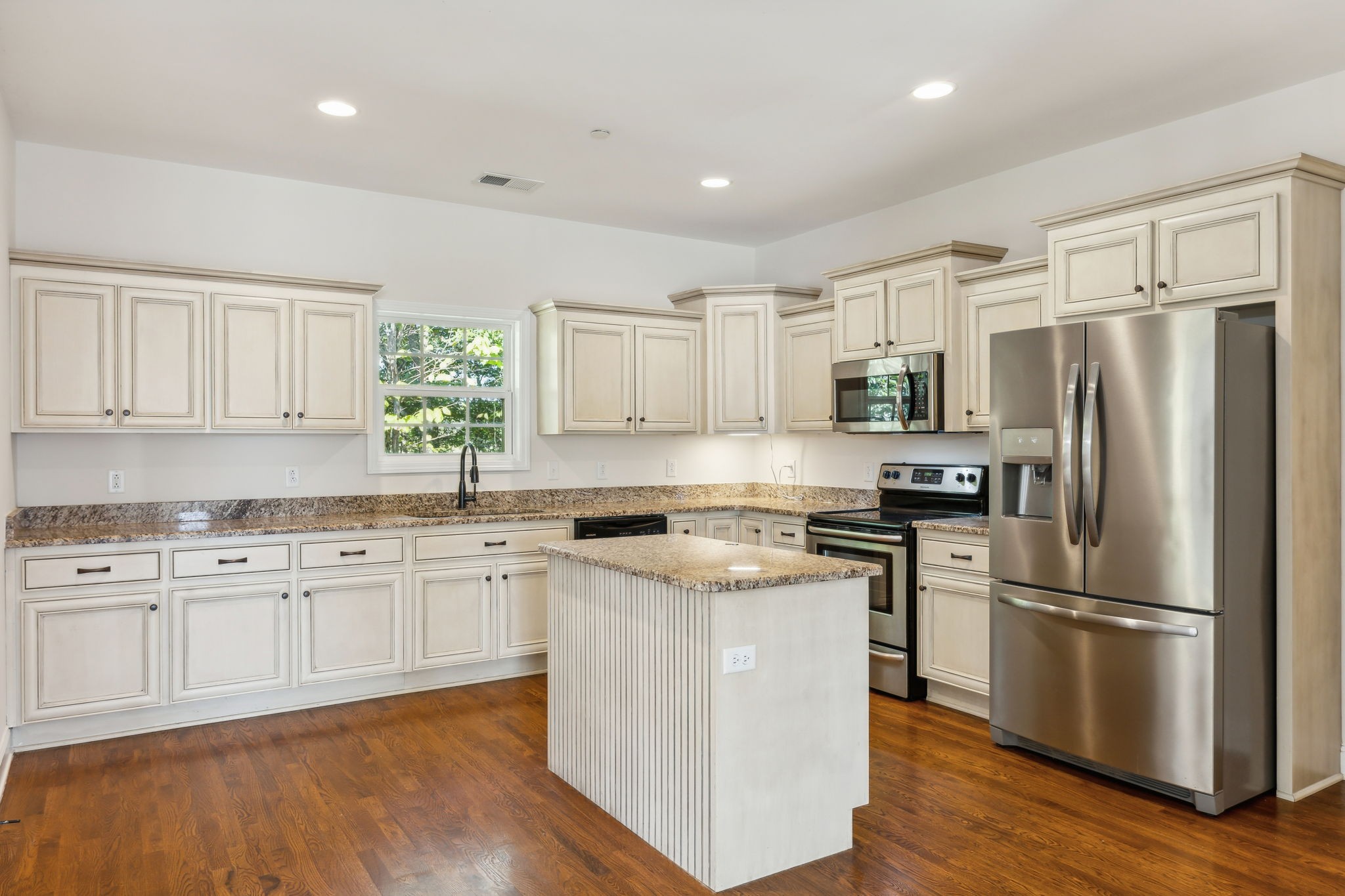 1033 Grace Meade