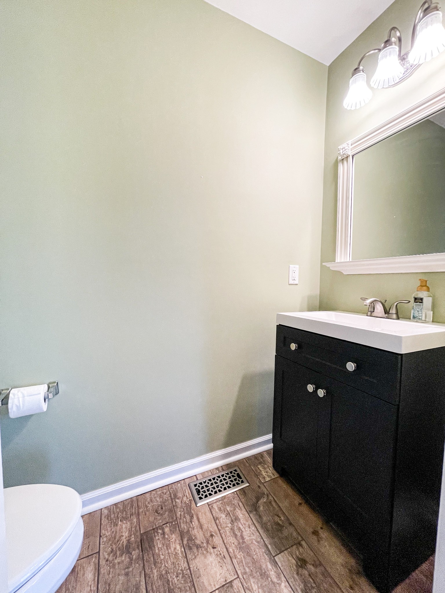 1604 Solitude Ct