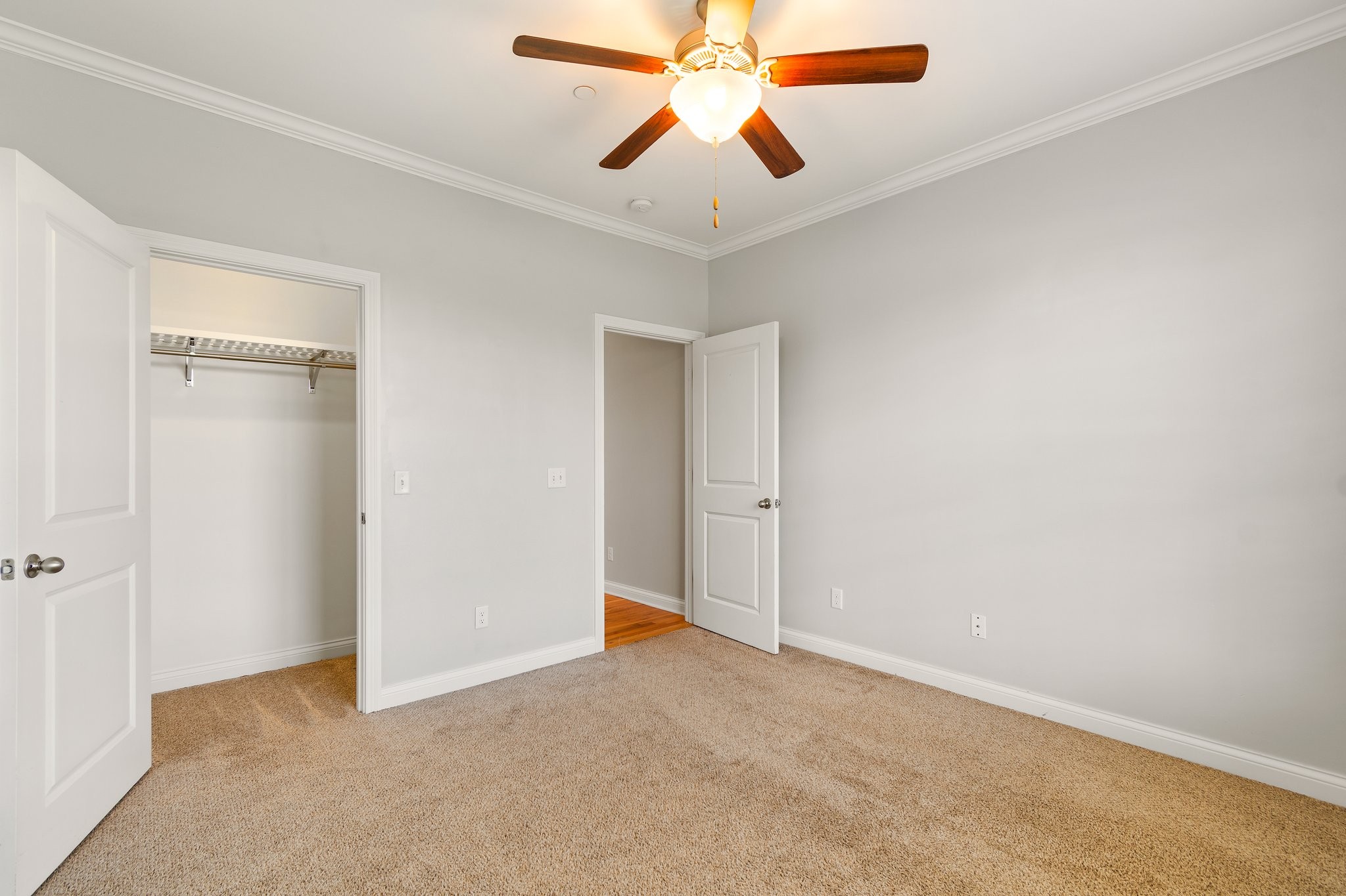1506 Leaf Ln