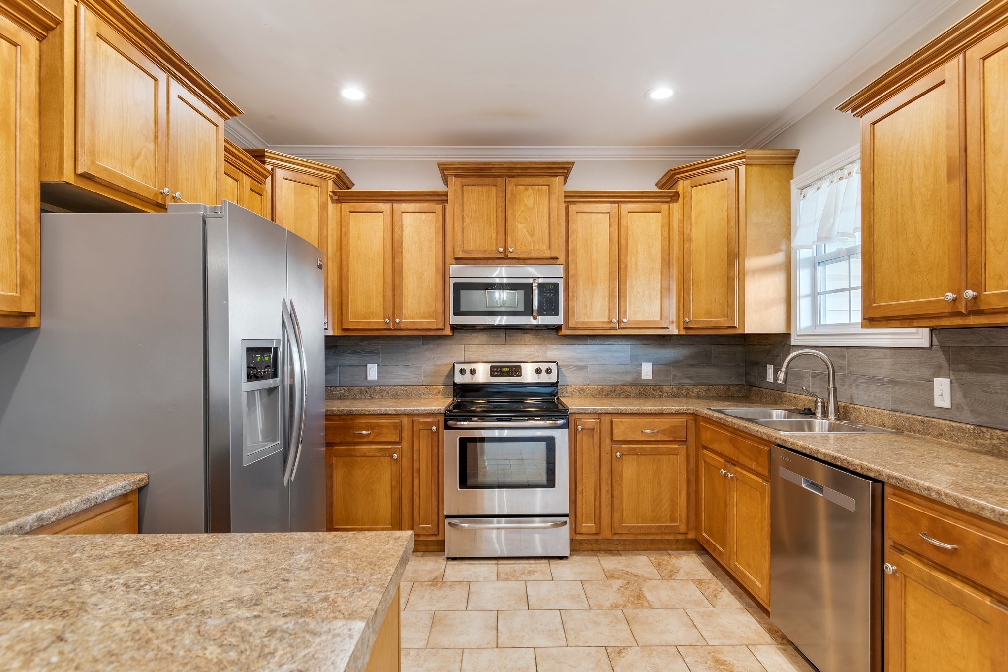 1506 Leaf Ln