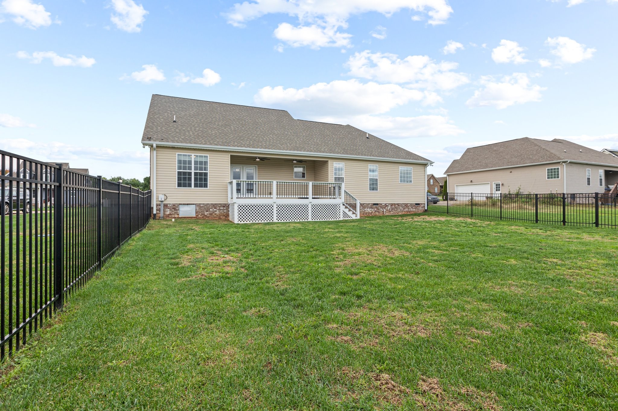 1506 Leaf Ln