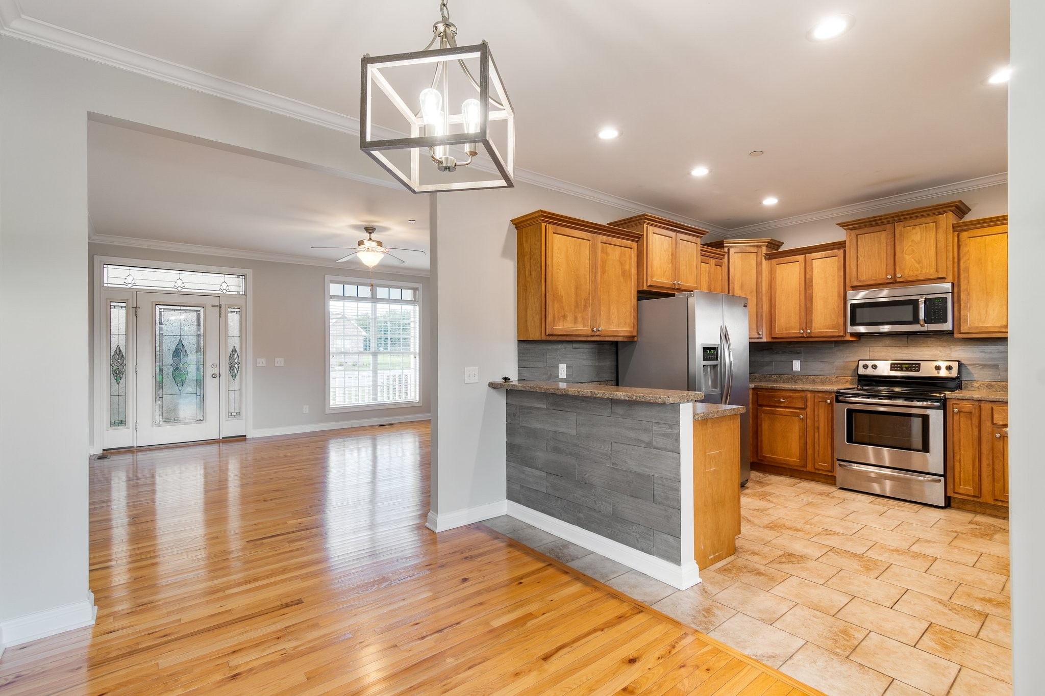 1506 Leaf Ln