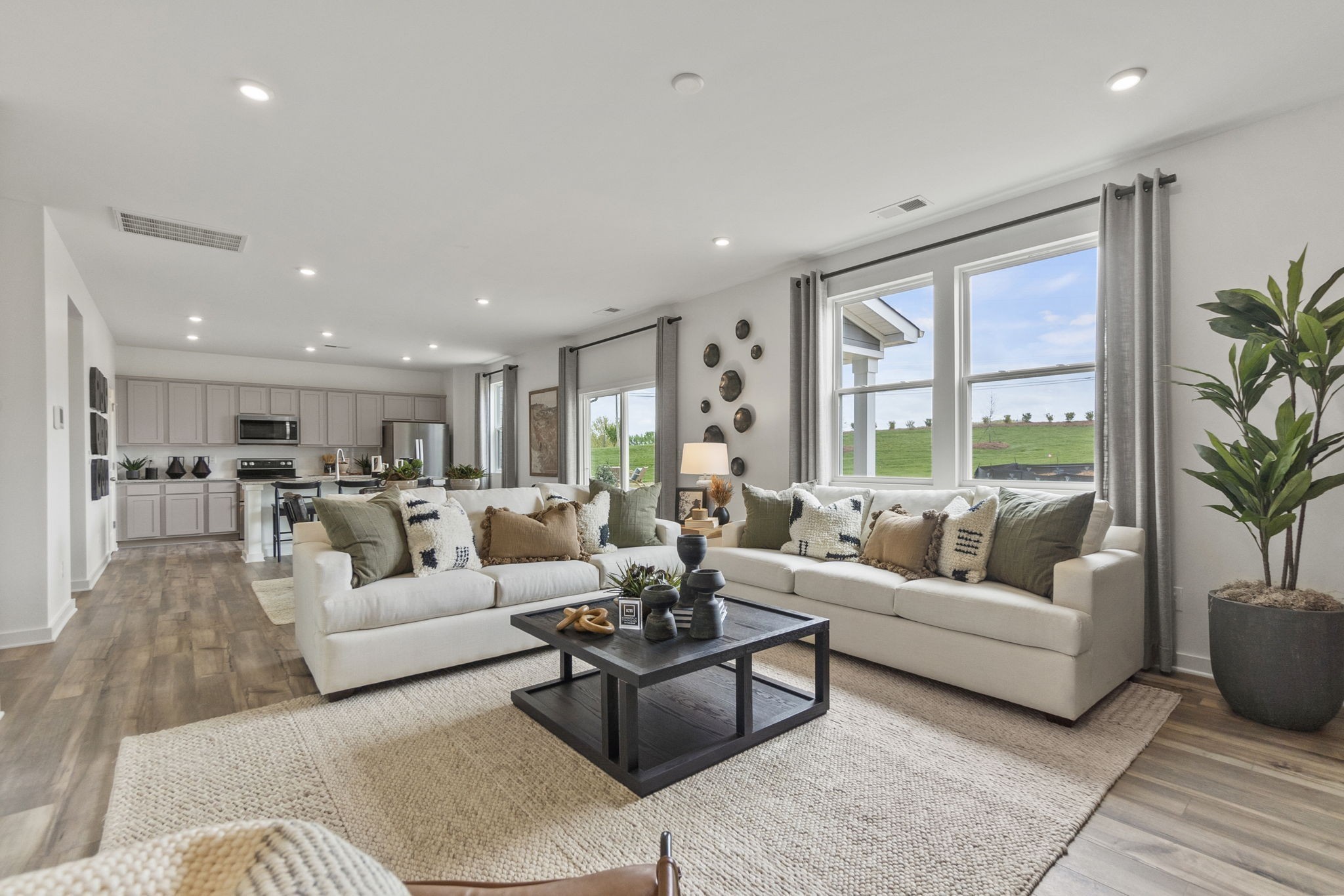 1275 Daphne Dr