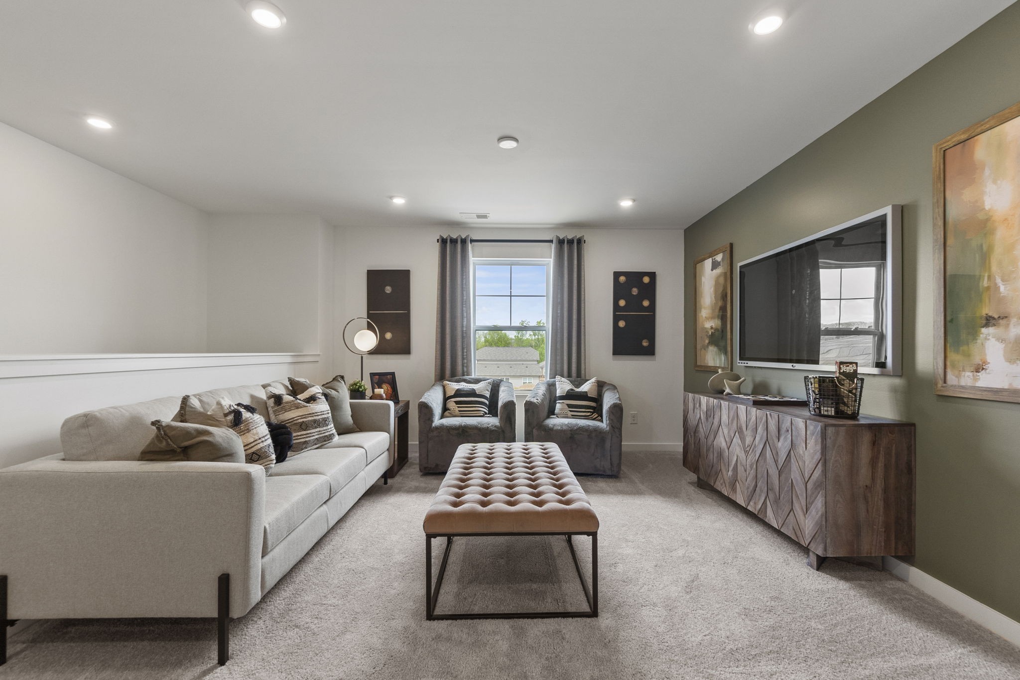 1275 Daphne Dr