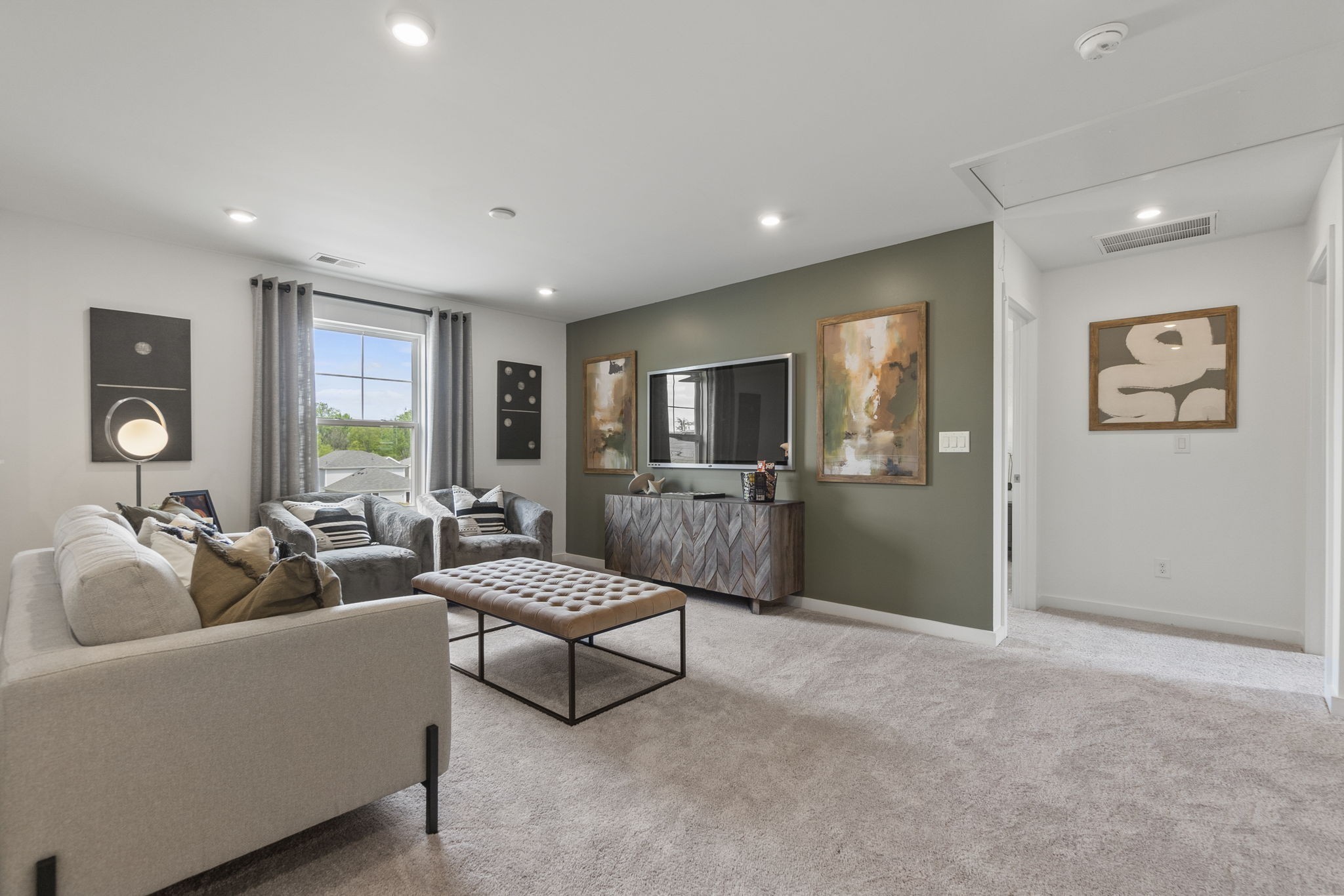 1275 Daphne Dr